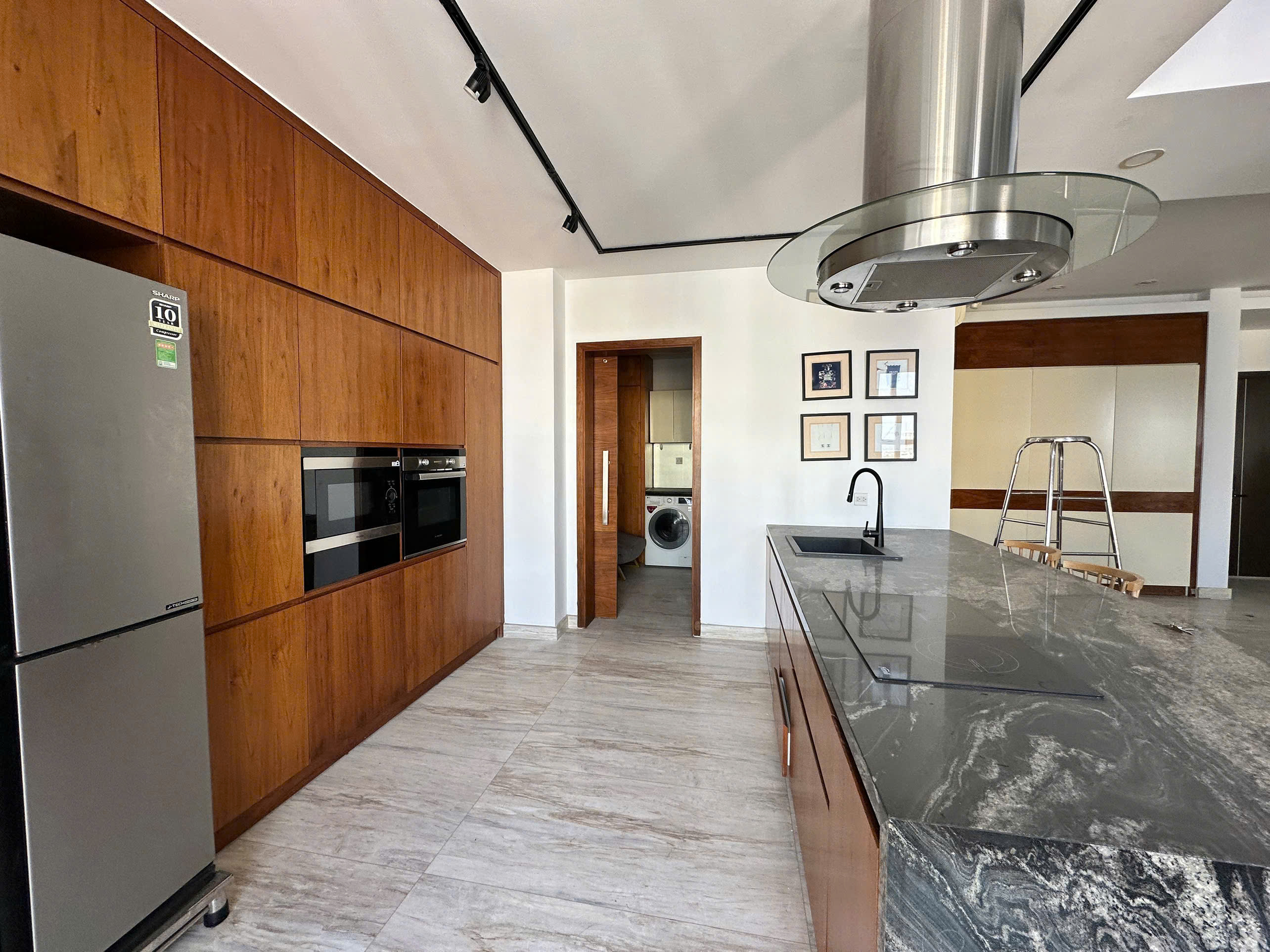 Cho thuê Căn hộ chung cư Phường Thảo Điền, Quận 2, Diện tích 370m², Giá Thương lượng 10