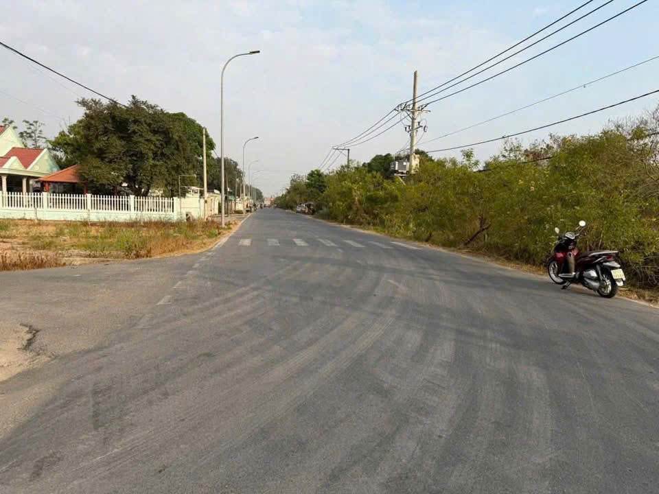 SIÊU QUỸ ĐẤT GÓC 2 MẶT TIỀN NGUYỄN THỊ LÈN – NGANG 115M KHỦNG 2