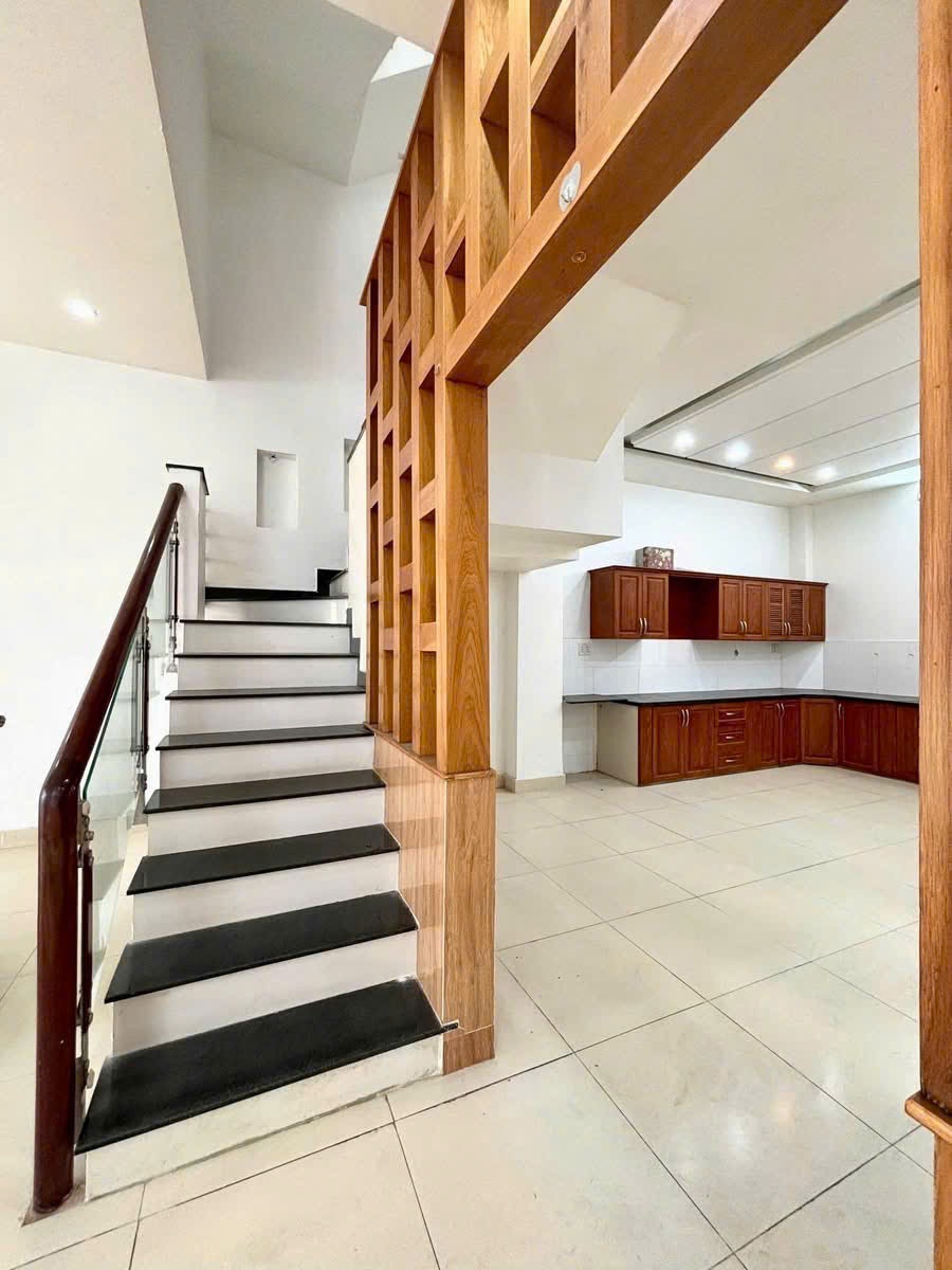 Cho thuê Nhà mặt tiền Phường Phước Long B, Quận 9, Diện tích 97m², Giá 17 Triệu/tháng 3