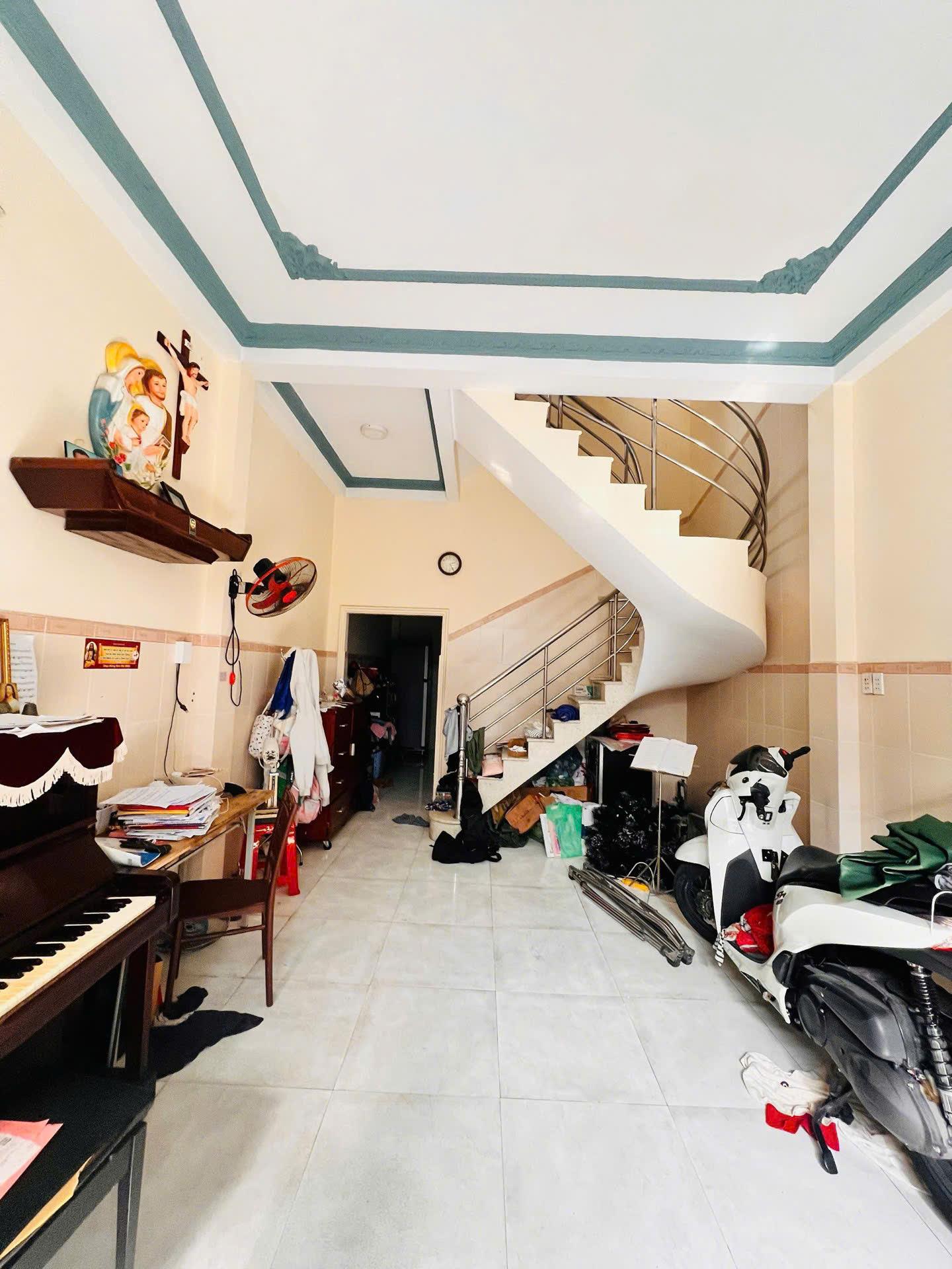 Q11 – NHÀ 3 TẦNG BTCT – NGANG ĐẸP 4M – GIÁ CHỈ 8 TỶ 5