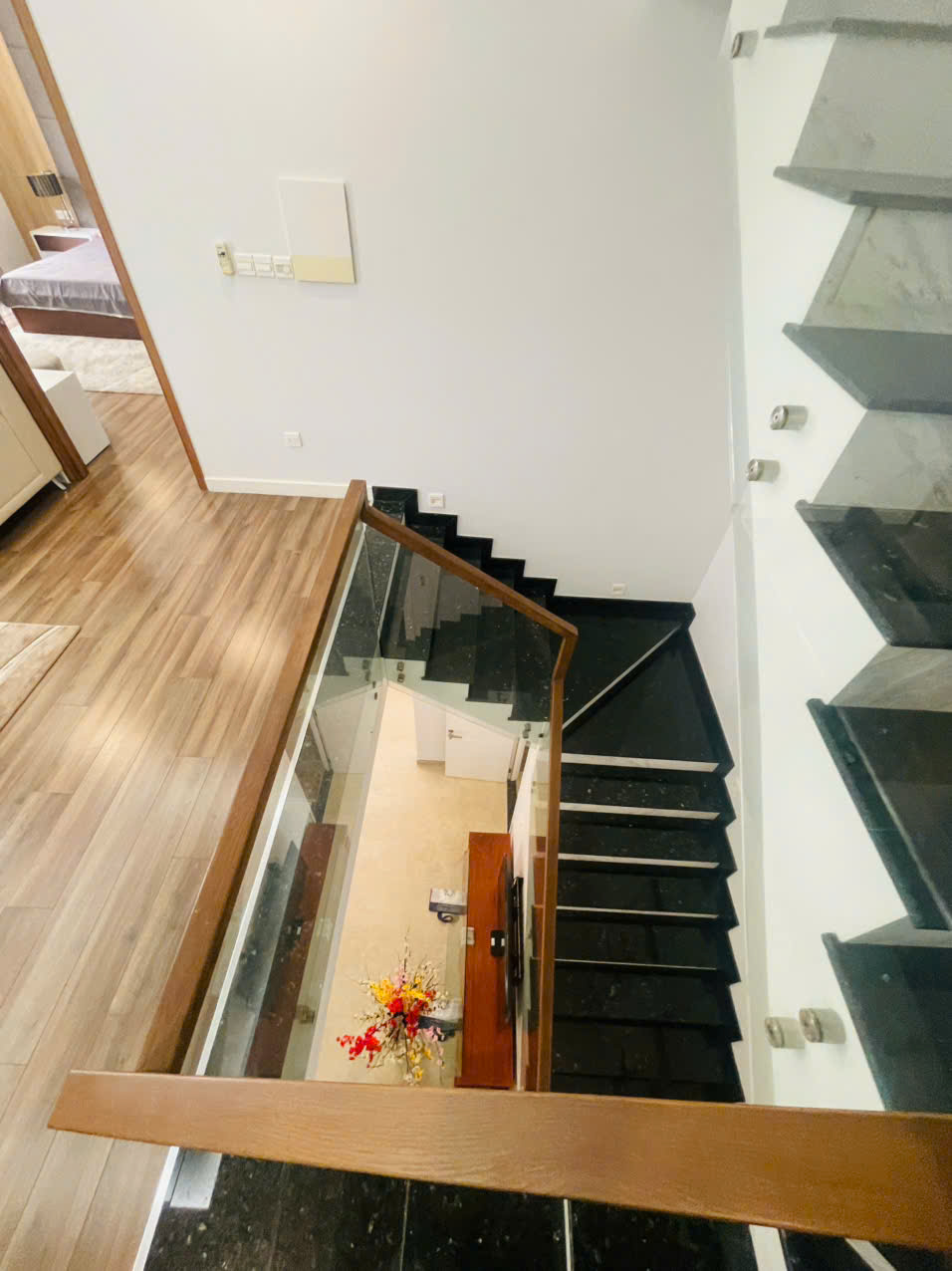 Cho thuê Biệt thự Quận 9, Hồ Chí Minh, Diện tích 251m², Giá Thương lượng 5