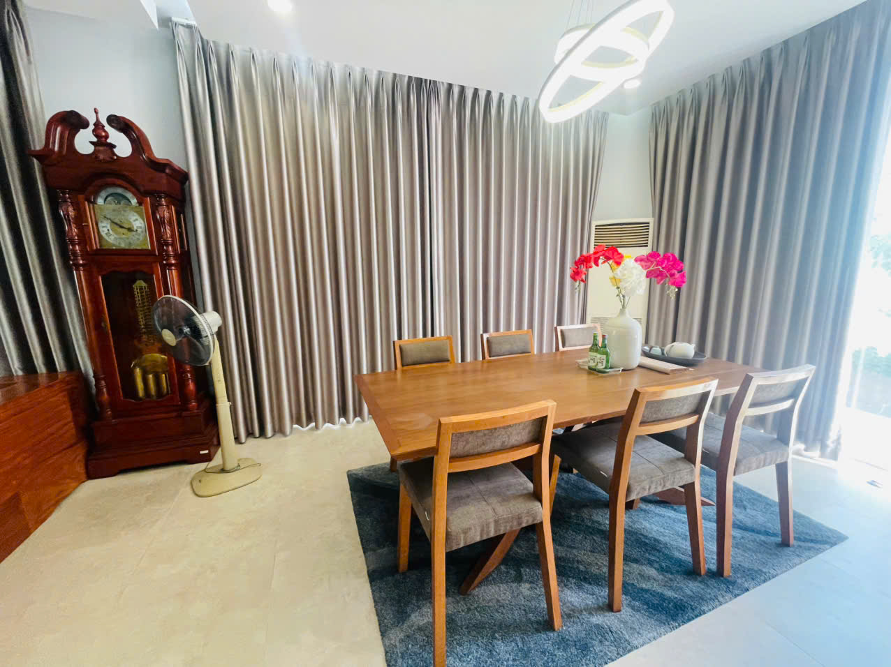 Cho thuê Biệt thự Quận 9, Hồ Chí Minh, Diện tích 251m², Giá Thương lượng 22
