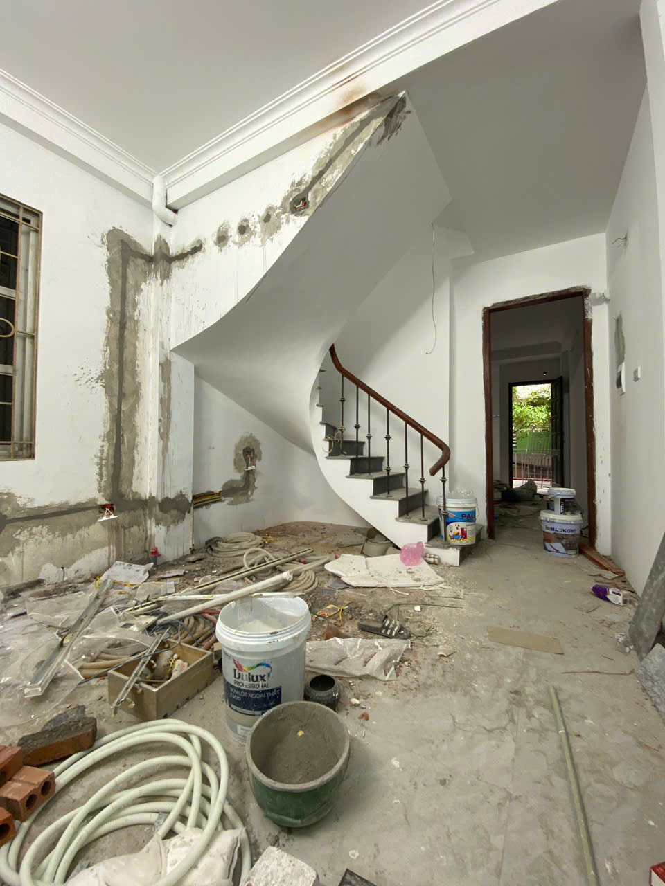 CHO THUÊ NHÀ 5 TẦNG NGỌC LÂM – LONG BIÊN – Ô TÔ ĐỖ CỬA 3