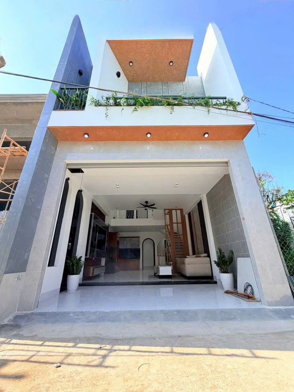 Bán nhà 1T1L đối diện trường tiểu học Tân Phong, đường oto