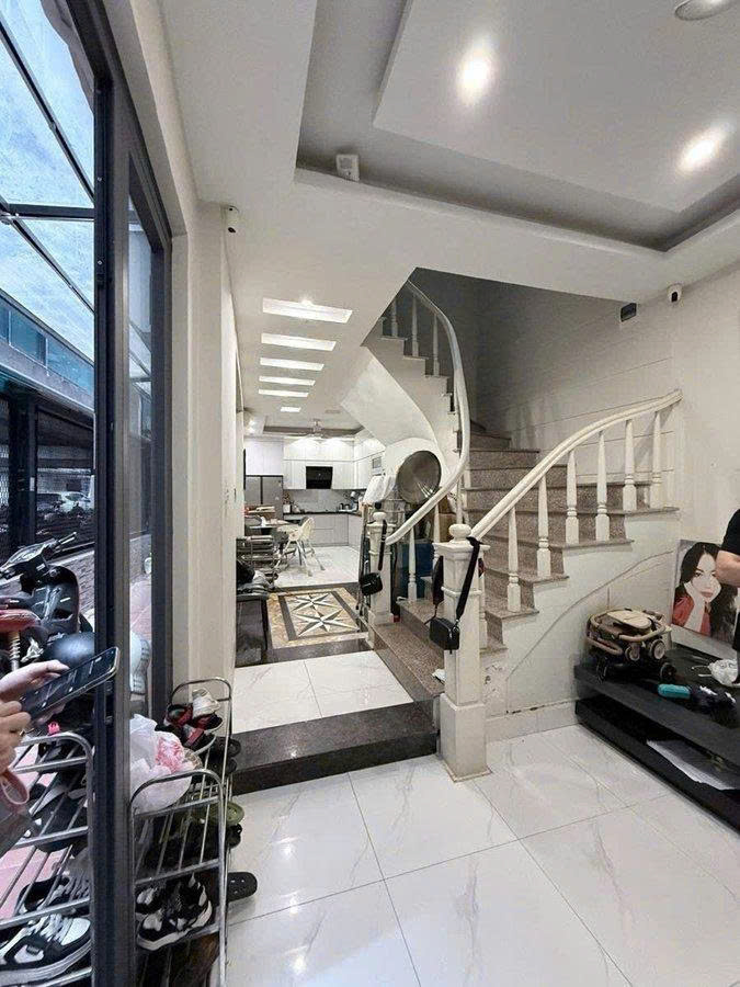 PHỐ VÍP THÁI HÀ - NGÕ PHÂN LÔ - Ô TÔ ĐỖ CỔNG - NHÀ DÂN XÂY CHẮC CHẮN - KHU DÂN TRÍ CAO - GẦN PHỐ 4