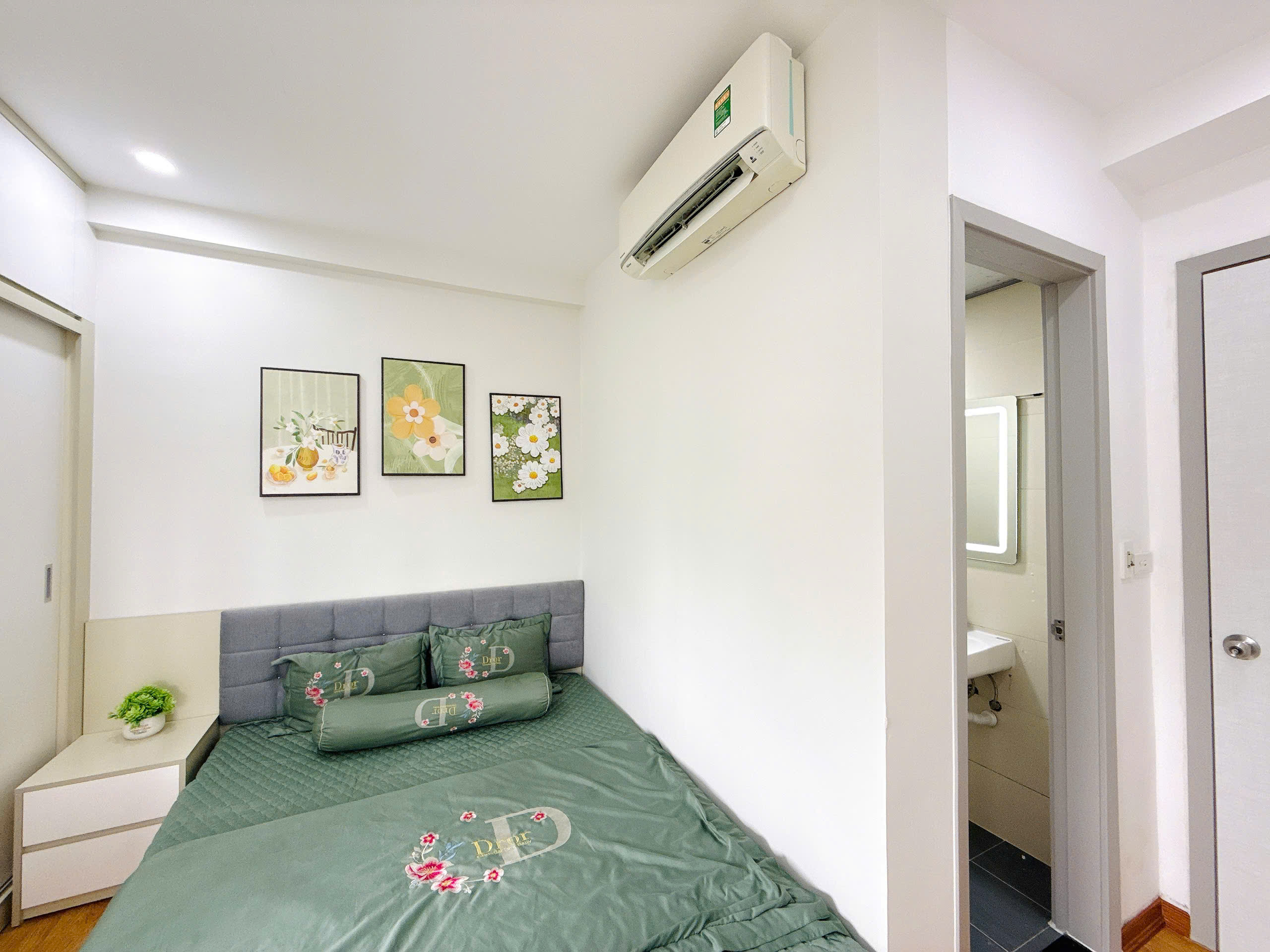 Bán Căn góc 2Pn, 2Vs full nội thất giá chỉ 3,5x tỷ tại Thanh Hà-Hà Đông 7