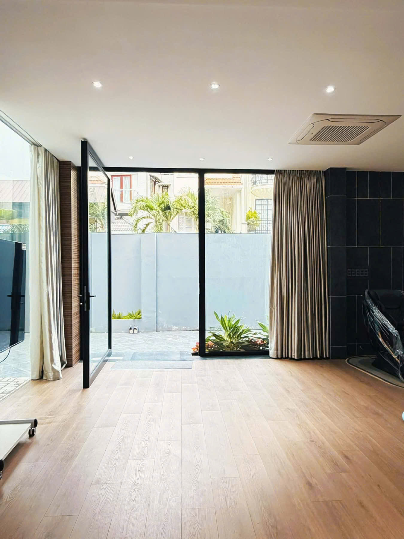 Cho thuê Biệt thự Bình Thạnh, Hồ Chí Minh, Diện tích 400m², Giá 090 Triệu/tháng 3