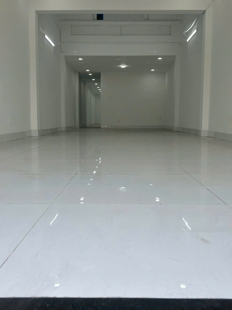 Cho thuê Nhà mặt tiền Phường Bình Thọ, Thủ Đức, Diện tích 332m², Giá Thương lượng 2