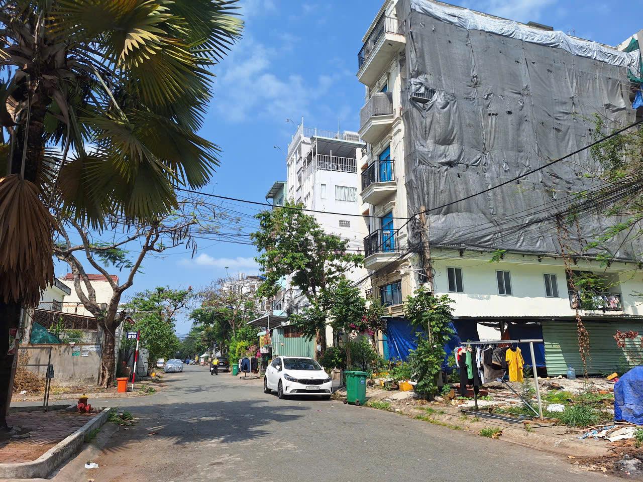 Đất 20x25m xây căn hộ dịch vụ, cạnh Phú Mỹ Hưng, 42 tỷ, đường xe tải 2