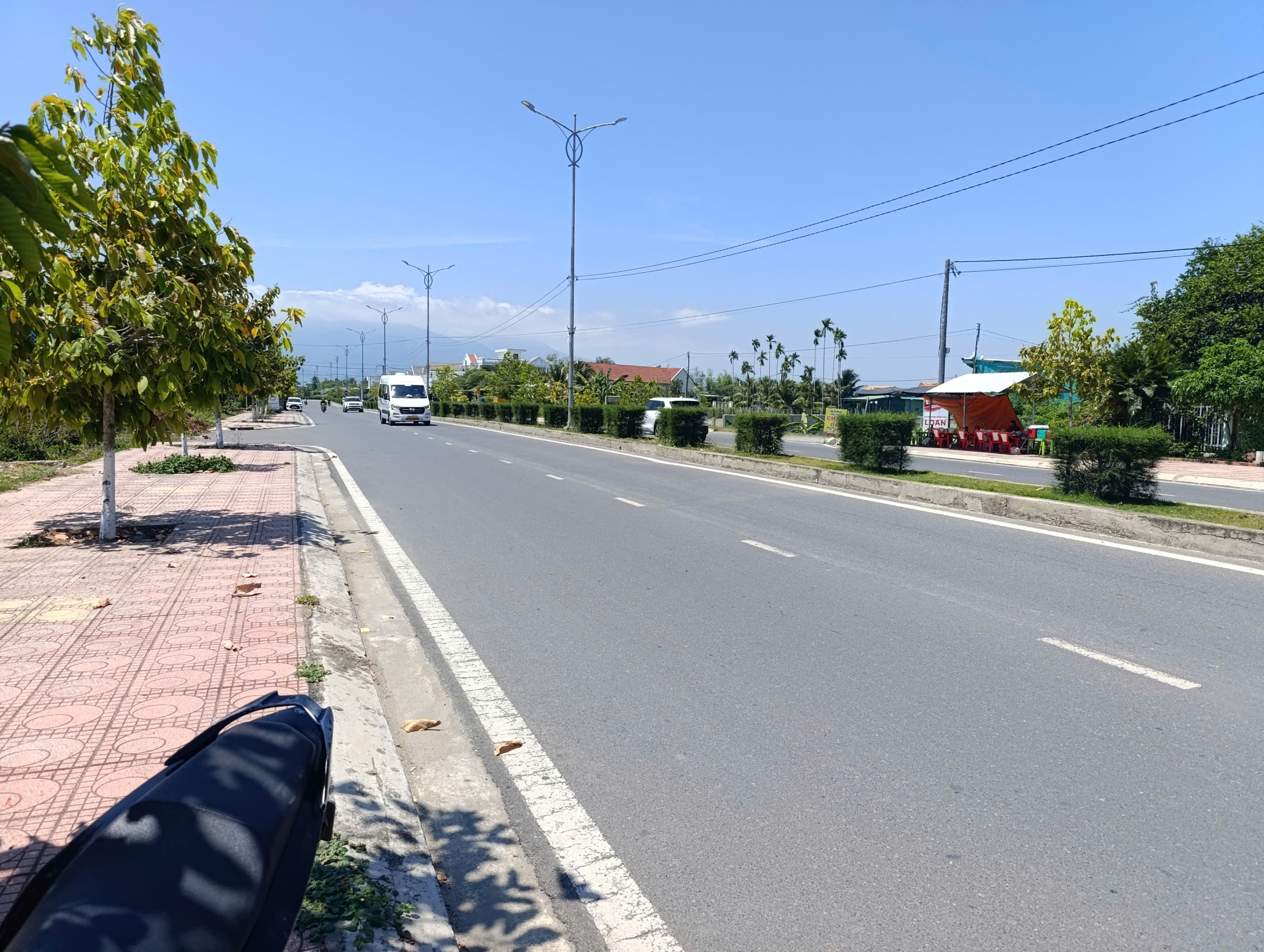 Cần bán Đất đường 2/4, Phường Ninh Hiệp, Diện tích 163m², Giá 7.4 Tỷ 2