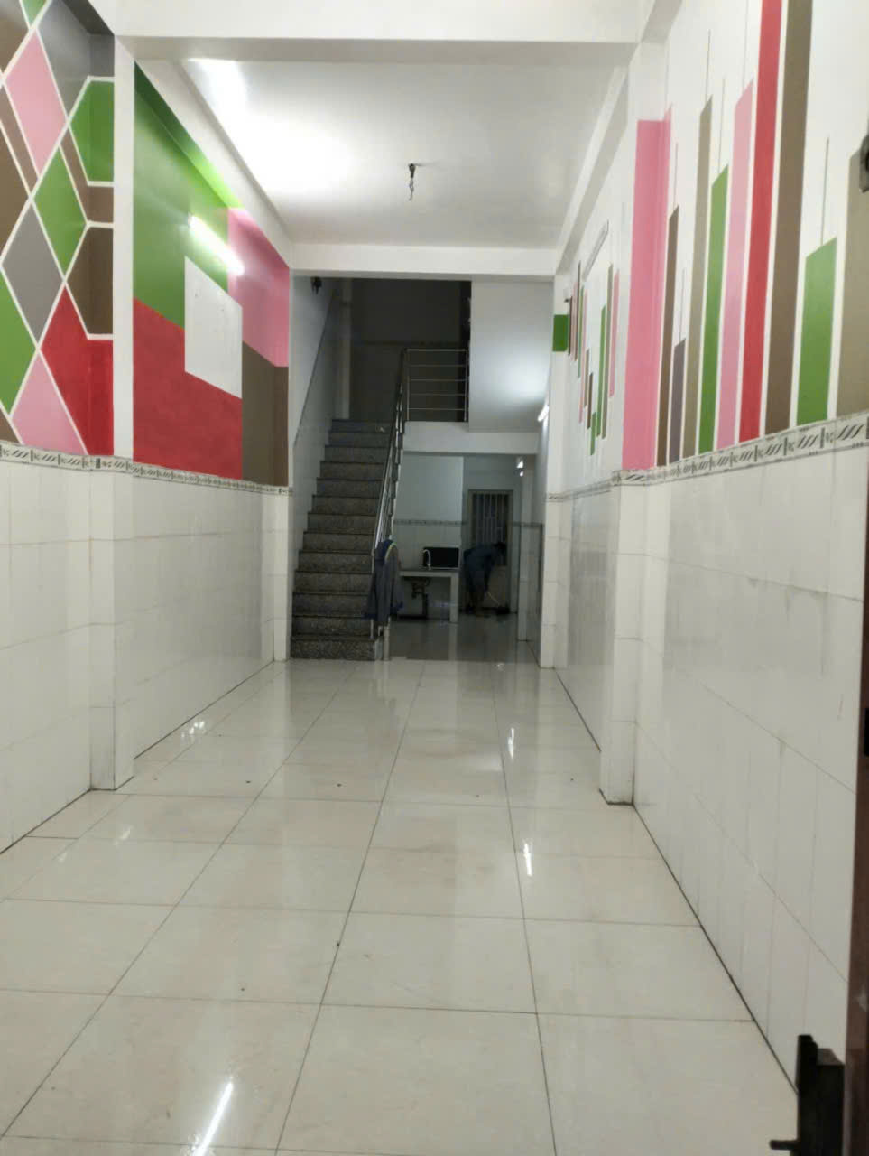 Bán nhà mt kinh doanh Nguyễn Hữu Thọ, thị trấn Bến Lức dt 56,7m2 3 lầu 4pn, 3wc giá 5,45 tỷ 5