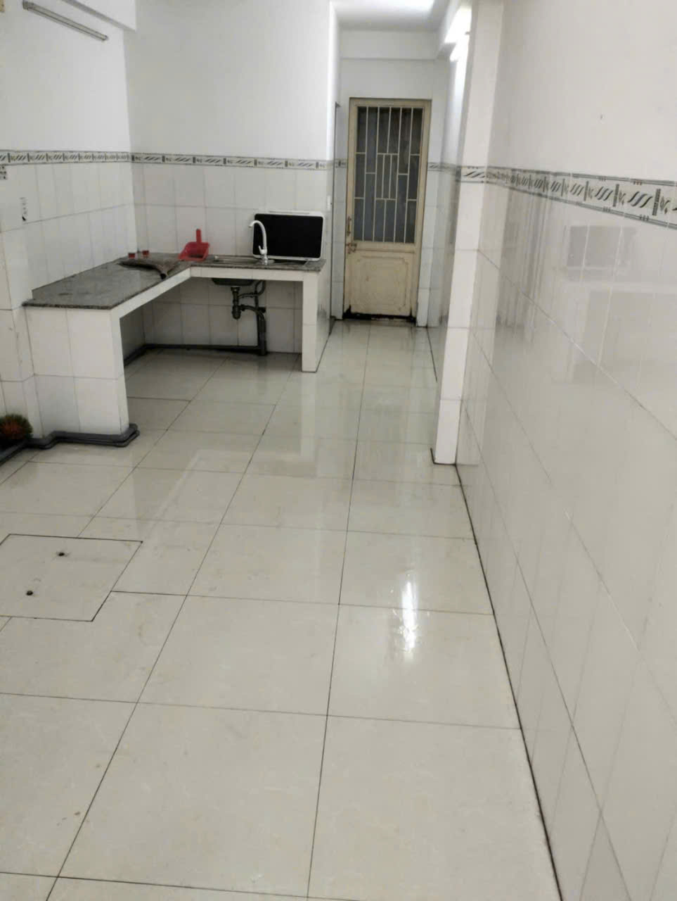 Bán nhà mt kinh doanh Nguyễn Hữu Thọ, thị trấn Bến Lức dt 56,7m2 3 lầu 4pn, 3wc giá 5,45 tỷ 7