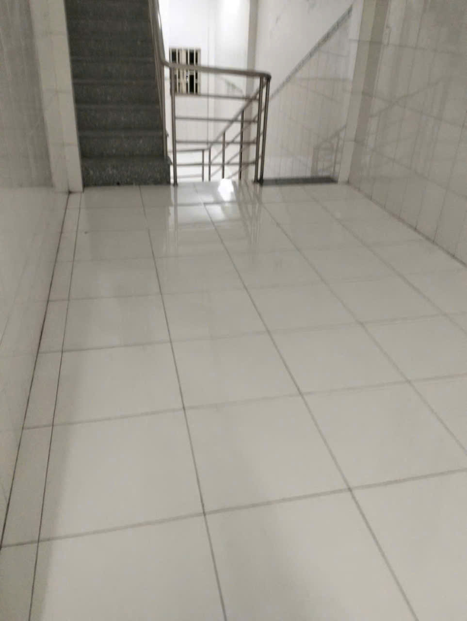 Bán nhà mt kinh doanh Nguyễn Hữu Thọ, thị trấn Bến Lức dt 56,7m2 3 lầu 4pn, 3wc giá 5,45 tỷ 9