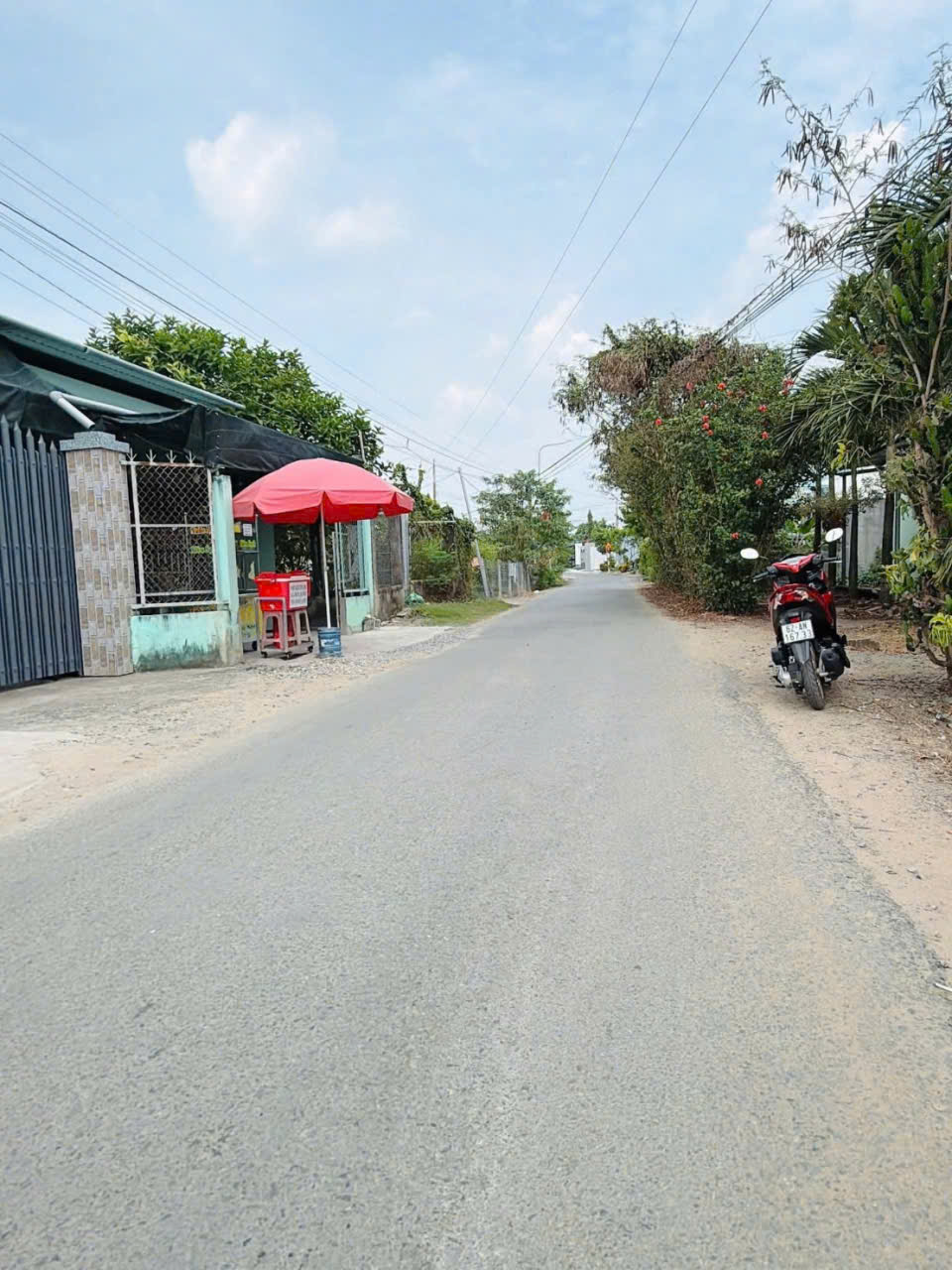 Bán nhà mới xây mt Lộc Trung, Mỹ Lộc dt 100m2 , 1 lửng 3pn,2wc giá 2,69 tỷ 3