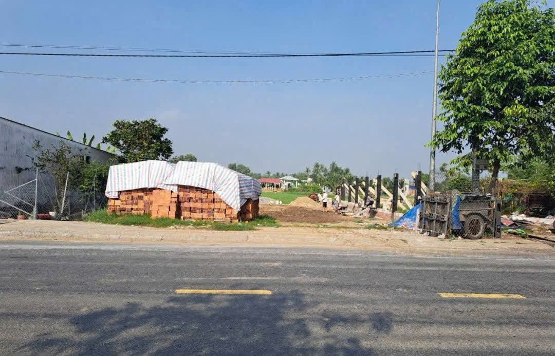 Bán đất lúa mặt tiền tỉnh lộ 833B xã Long Hiệp , Bến Lức dt 4530m2 giá 18 tỷ 3