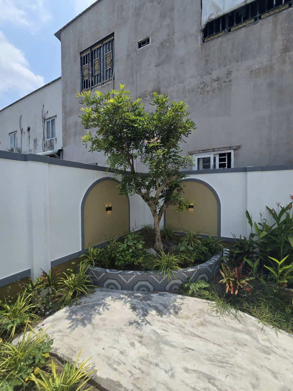 Bán villa sân vườn hồ bơi Long Thượng, Cần Giuộc dt550m2 , 3pn,2wc giá 5,6 tỷ 3