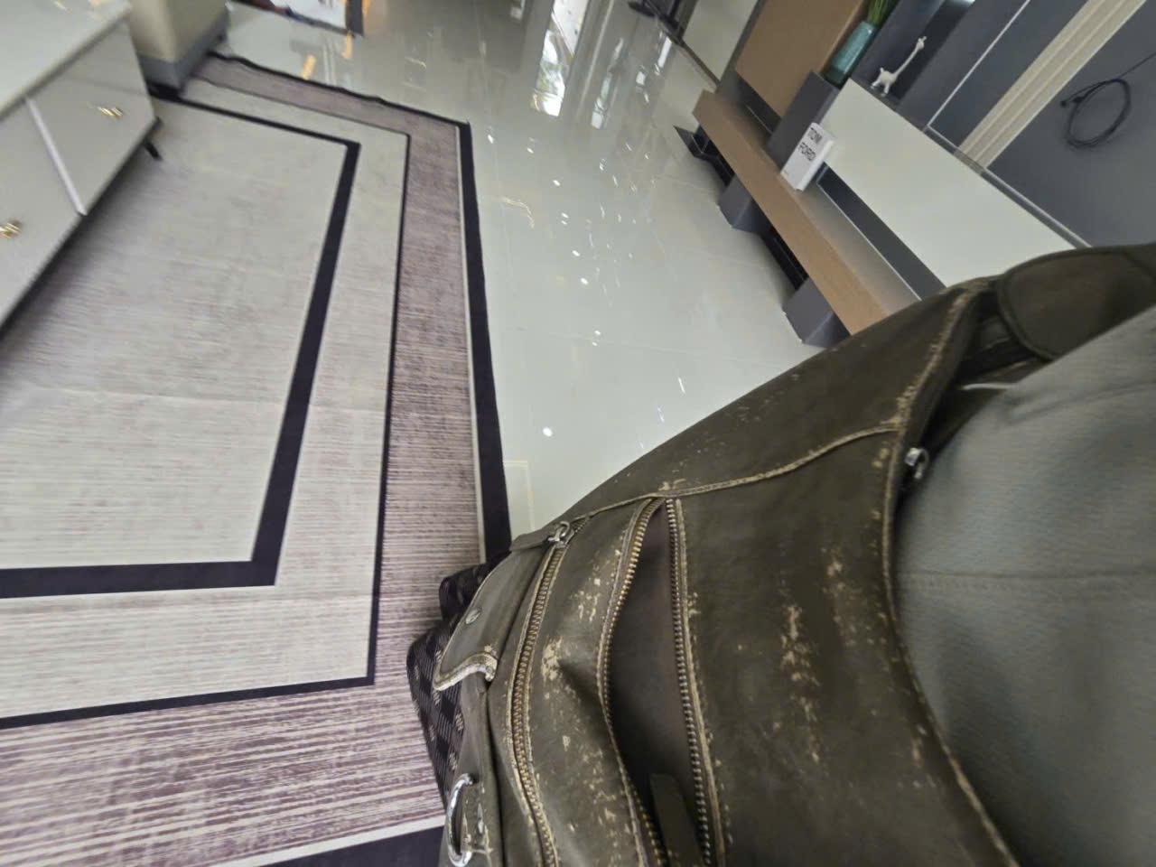 Bán Villa sân vườn kế chợ Long Thượng dt 198m2 , 1 lầu , 3pn,3wc giá 4,6 tỷ 2