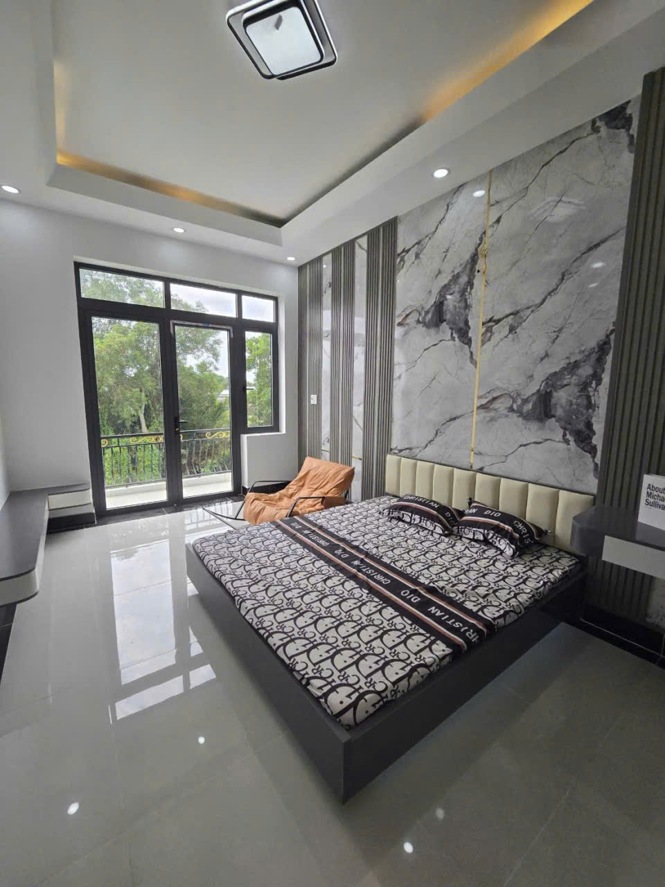 Bán Villa sân vườn kế chợ Long Thượng dt 198m2 , 1 lầu , 3pn,3wc giá 4,6 tỷ 12