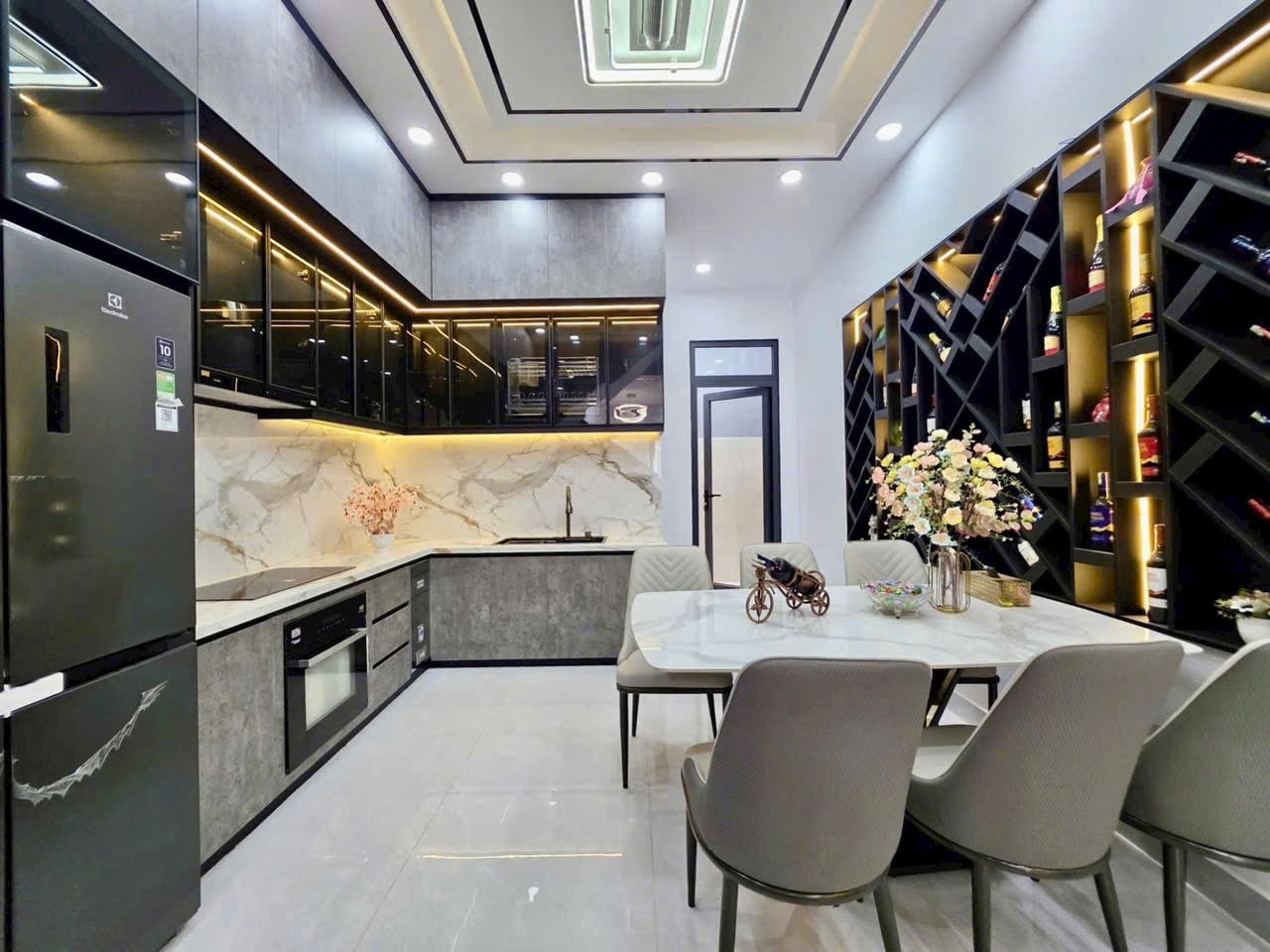 NHÀ CẠNH PHÚ MỸ HƯNG, 4x15M, 4 TẦNG, CHỈ HƠN 7 TỶ 2