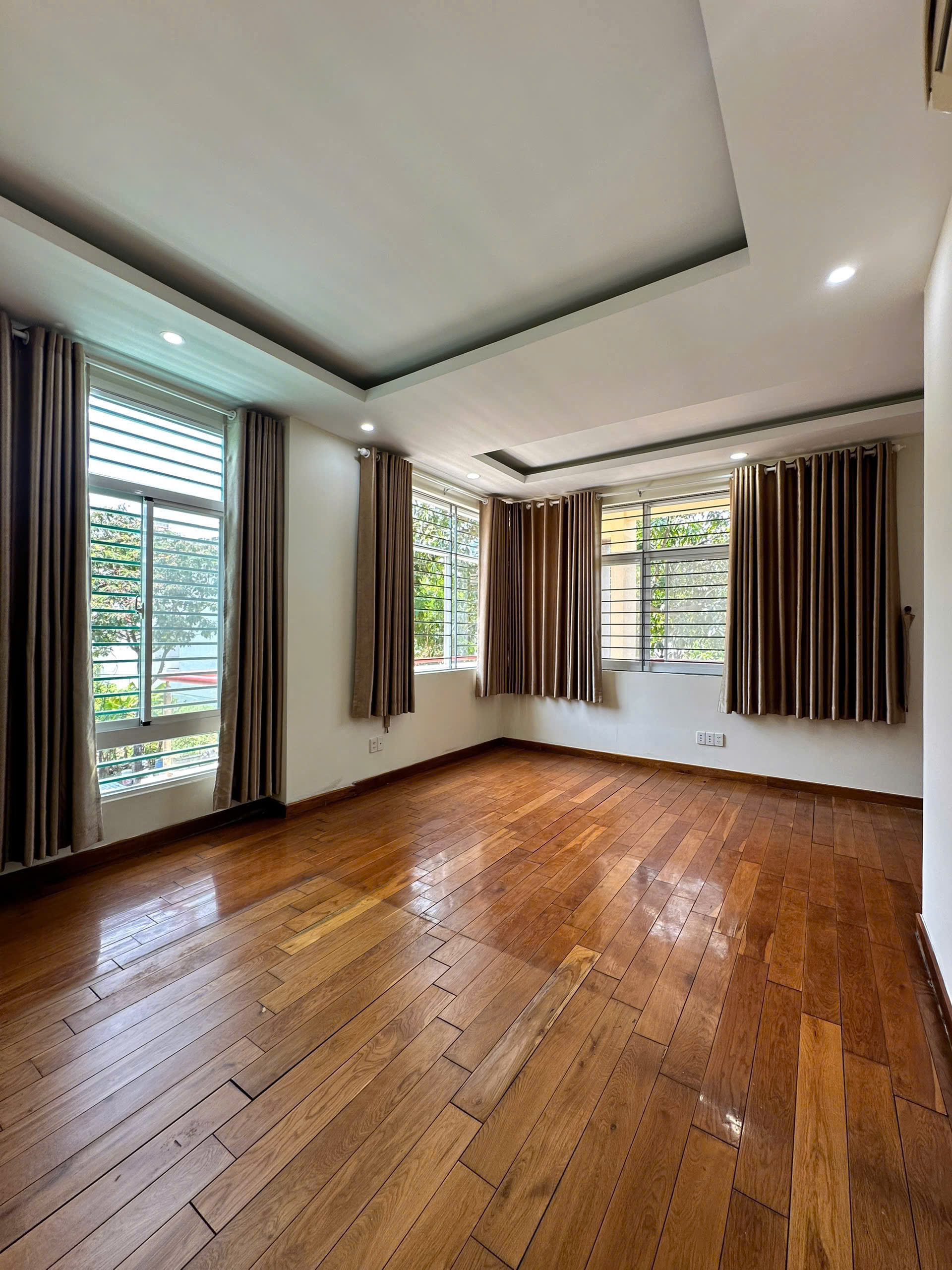 Cần bán Biệt thự Phường Phú Hữu, Quận 9, Diện tích 189m², Giá 25 Tỷ 6