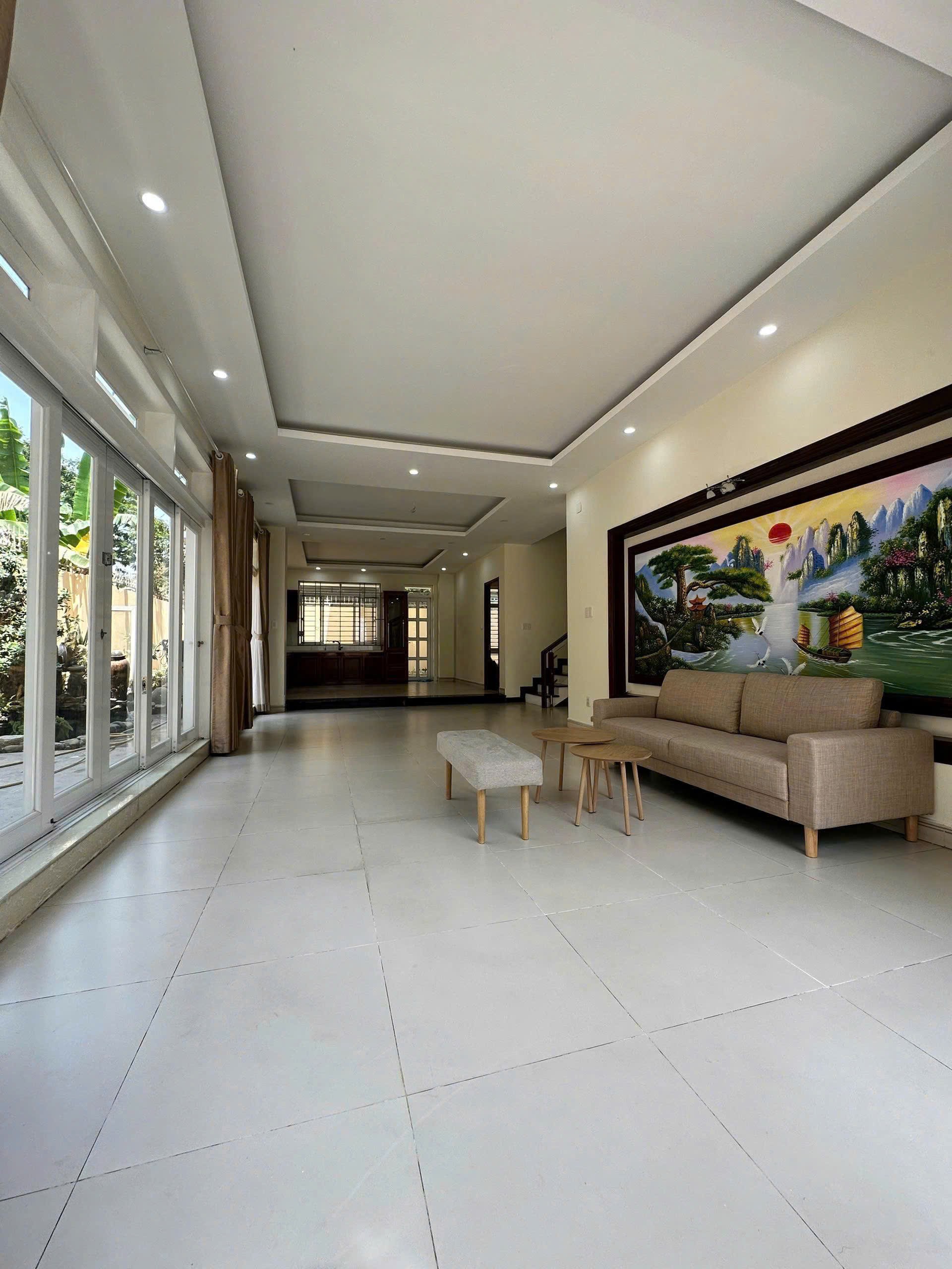 Cần bán Biệt thự Phường Phú Hữu, Quận 9, Diện tích 189m², Giá 25 Tỷ