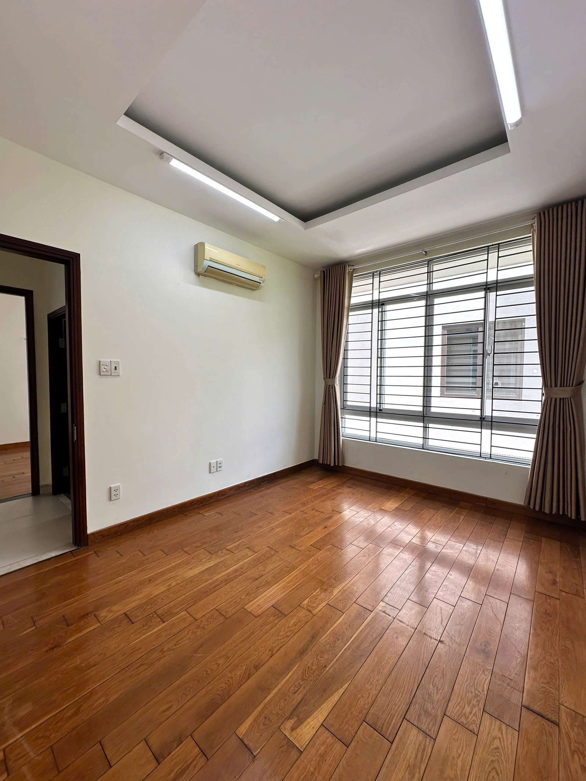 Cần bán Biệt thự Phường Phú Hữu, Quận 9, Diện tích 189m², Giá 25 Tỷ 4