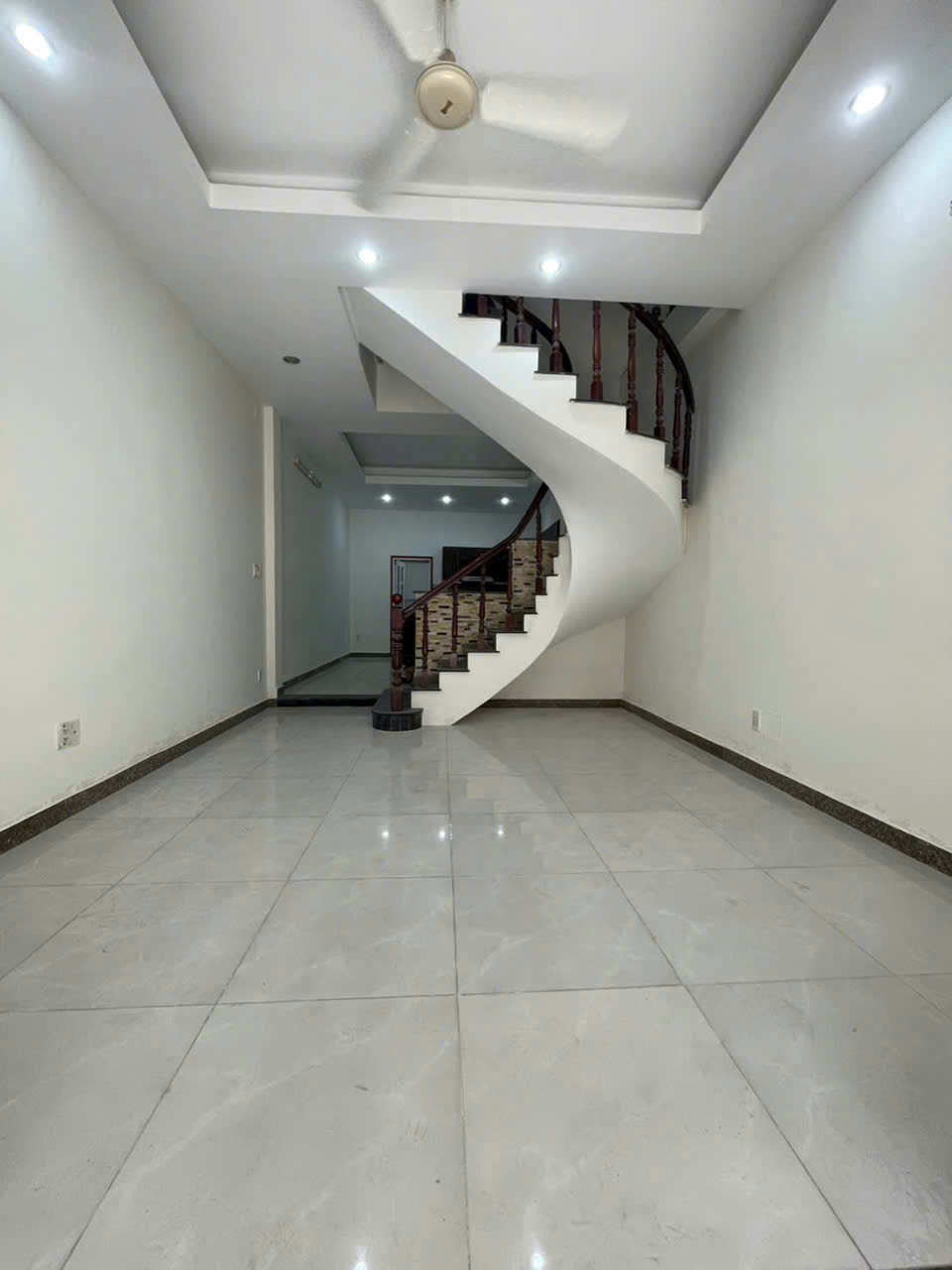 NHÀ ĐẸP GIÁ RẺ-DT4x14(56m2)-TRUNG TÂM QUẬN 7-KO QUY HOẠCH-GIÁ 4x tỷ 4