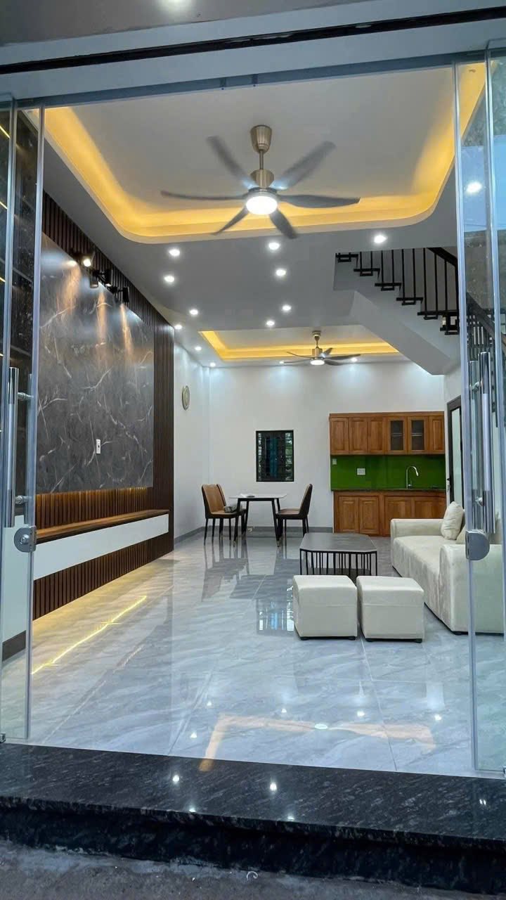 Bán căn nhà 3 tầng ngõ phố Nhị Châu, TP Hải Dương, 48m2, mt hơn 5m, 3 ngủ, 2 vs, 1.89 tỷ