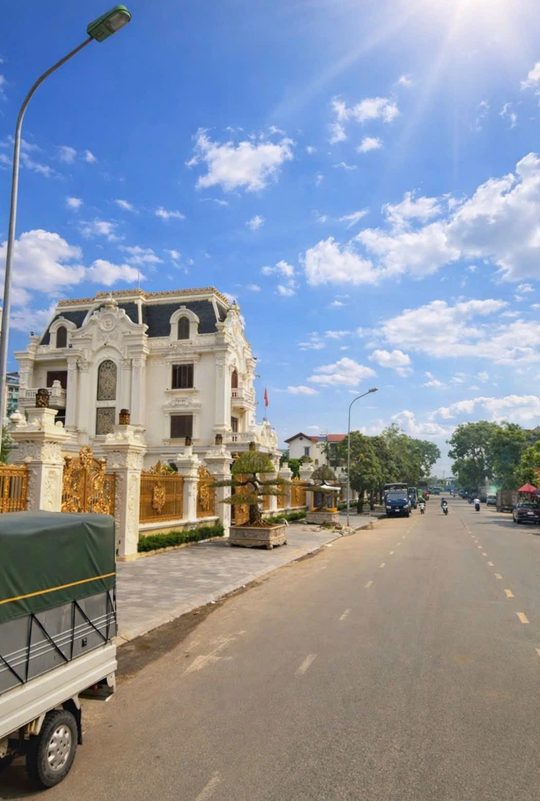 Bán lô đất thương mại sản xuất mặt đường Phạm Hùng, TP HD, 464m2, mt 17.5m, 2x tỷ