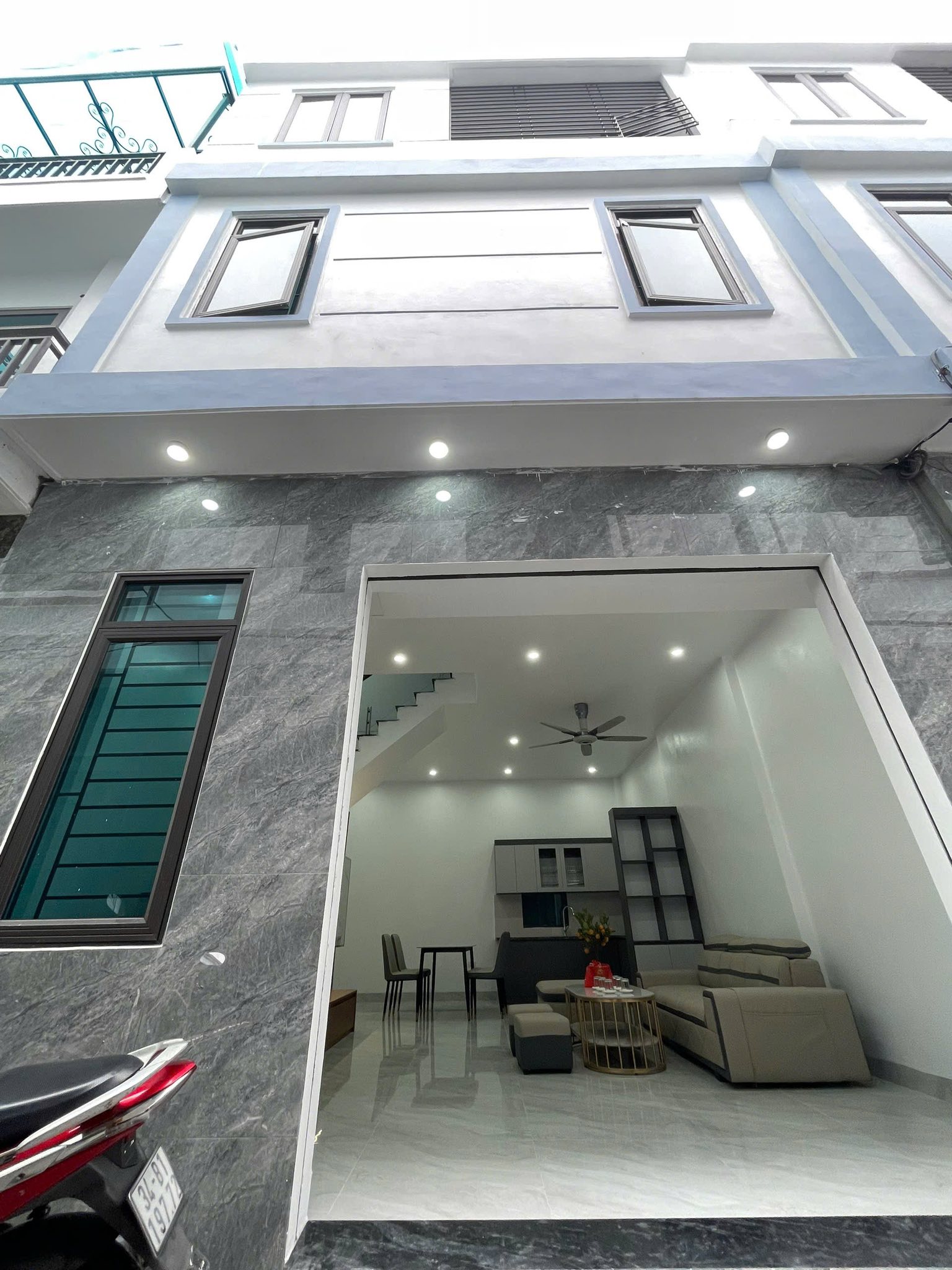 Bán căn nhà 3 tầng ngõ phố Phan Chu Trinh, ph Nhị Châu, TP HD, 42m2, mt 5m, 3 ngủ, 3 vs 9