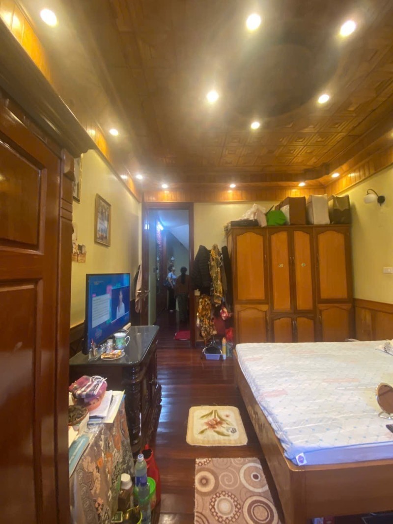 BÁN NHÀ NGỌC THỤY – LONG BIÊN  Ô TÔ VÀO NHÀ – KHU CÁN BỘ – NỘI THẤT GỖ CAO CẤP 4