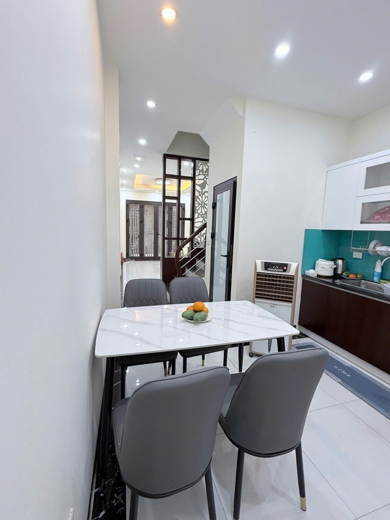 NHÀ NGỌC THỤY 36.5M² – 4 PHÒNG NGỦ – Ô TÔ ĐỖ CỬA, NỘI THẤT ĐẲNG CẤP 2