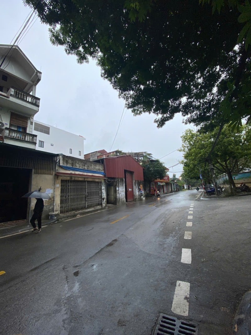 MẶT PHỐ HOA LÂM – TRUNG TÂM LONG BIÊN – 7 TẦNG THANG MÁY – FULL NỘI THẤT CAO CẤP – Ở NGAY, KINH 2