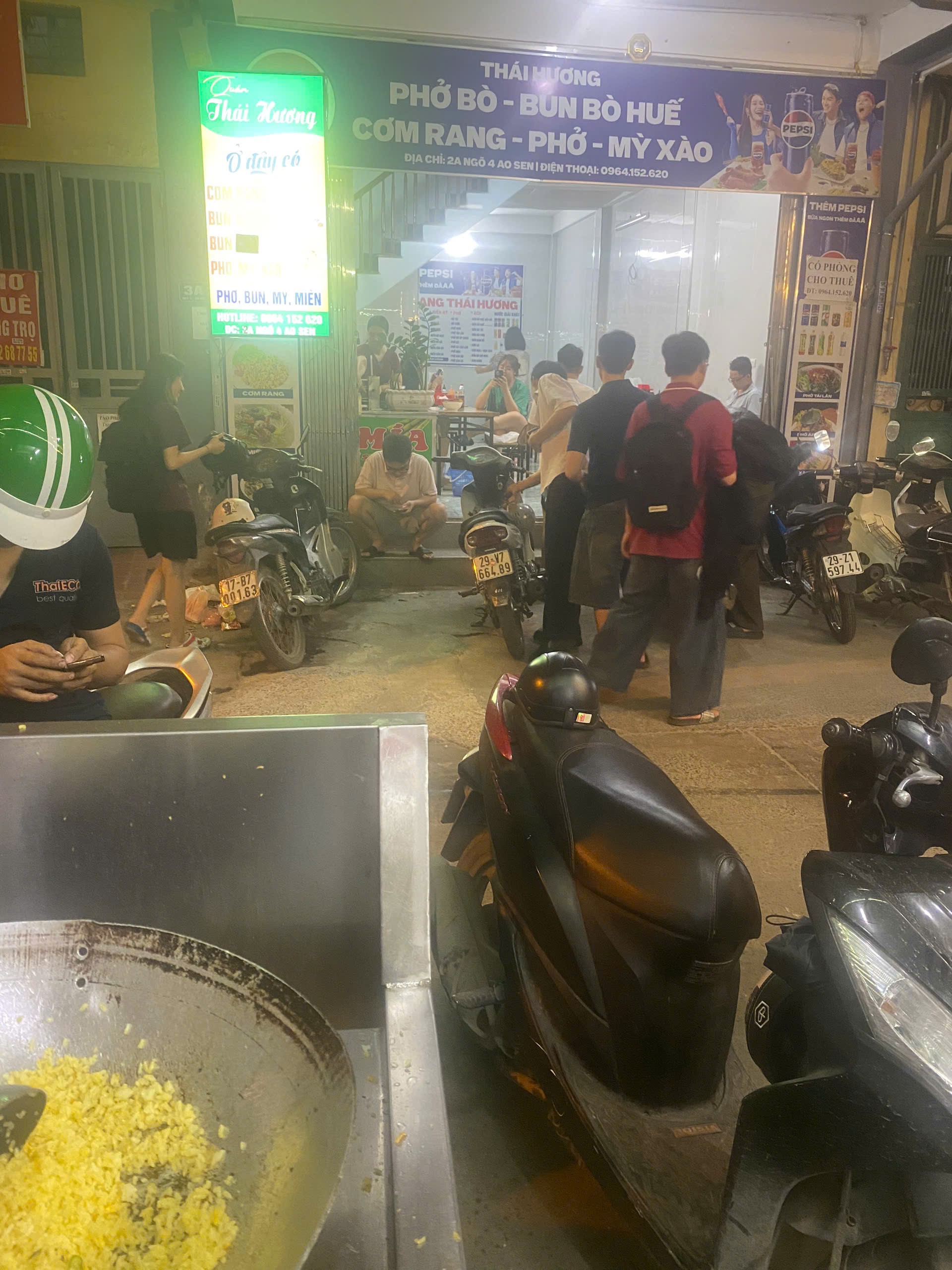 Hot mặt bằng khu Ao Sen đông sv nhất Hà Đông 2