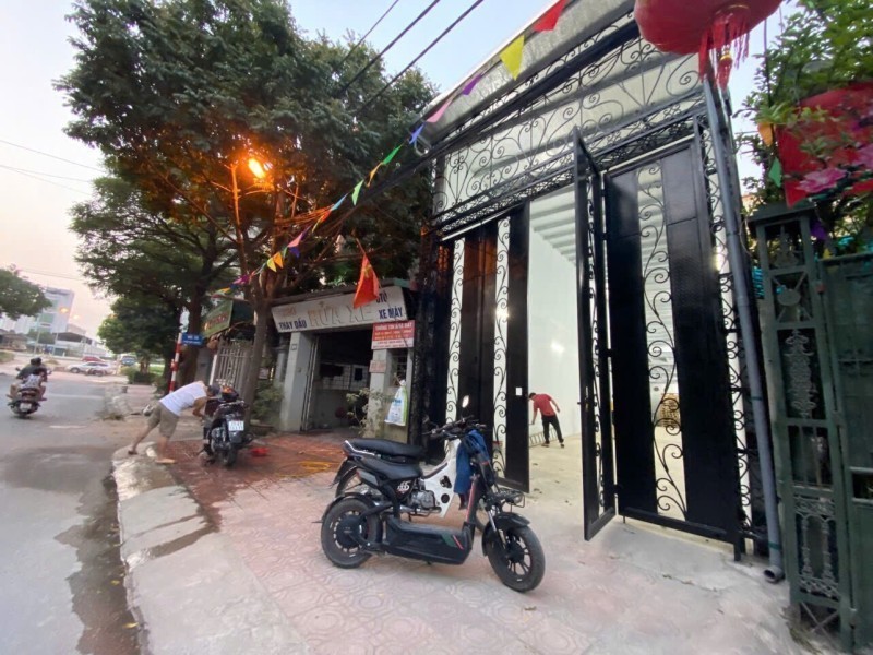 MẶT PHỐ ĐỨC GIANG – VIỆT HƯNG  135.9m² – MT 4.9m  29.5 TỶ 2