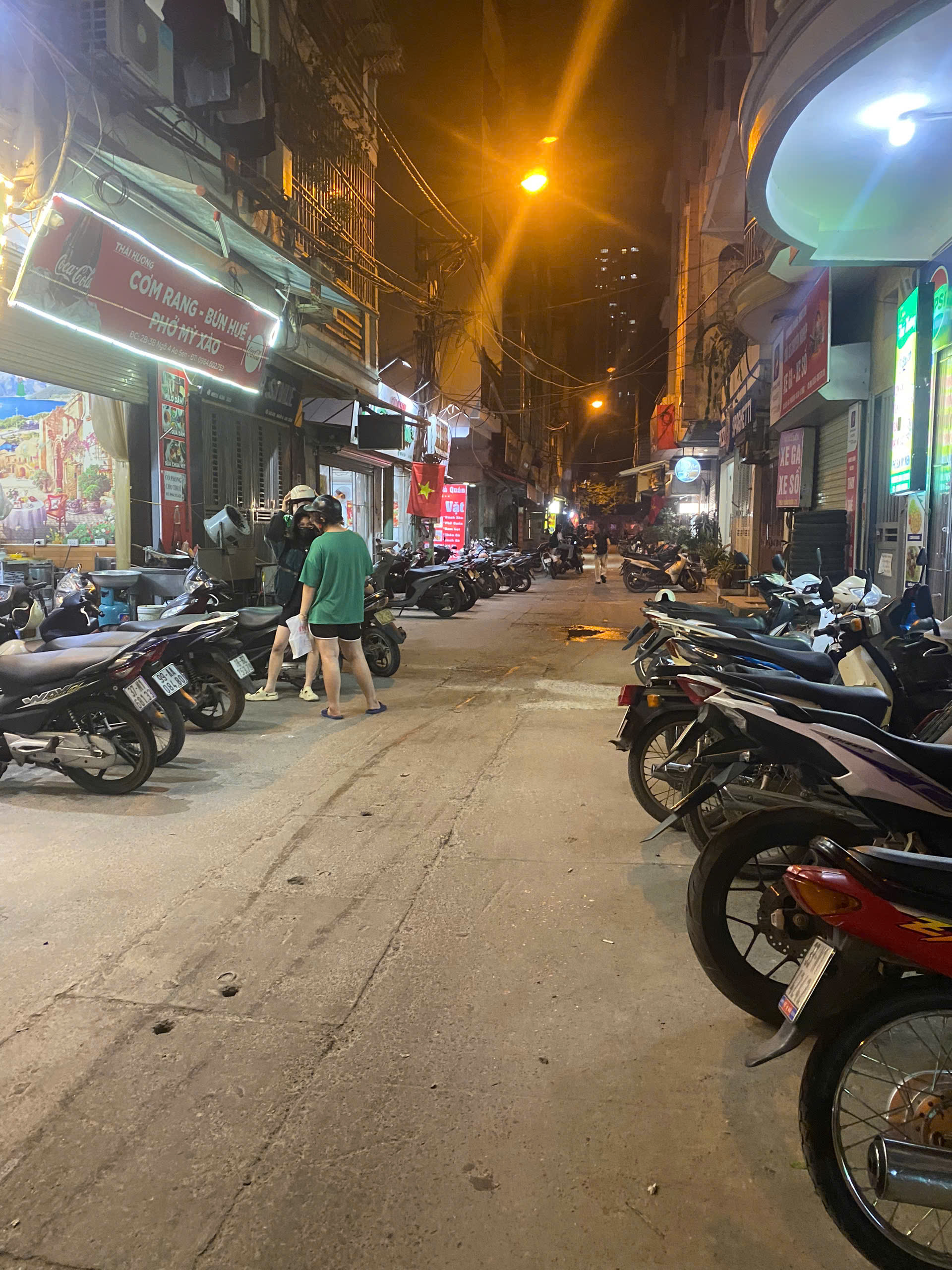 Hot mặt bằng khu Ao Sen đông sv nhất Hà Đông 3