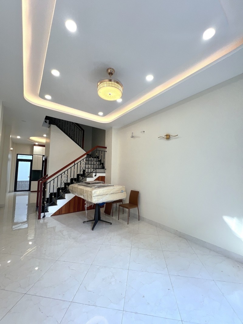 Bán nhà 4 tầng đường số 10 Linh Xuân, Thủ Đức, TP HCM. DT 68m2, 4PN, SH, 6.65  tỷ - 0933125879