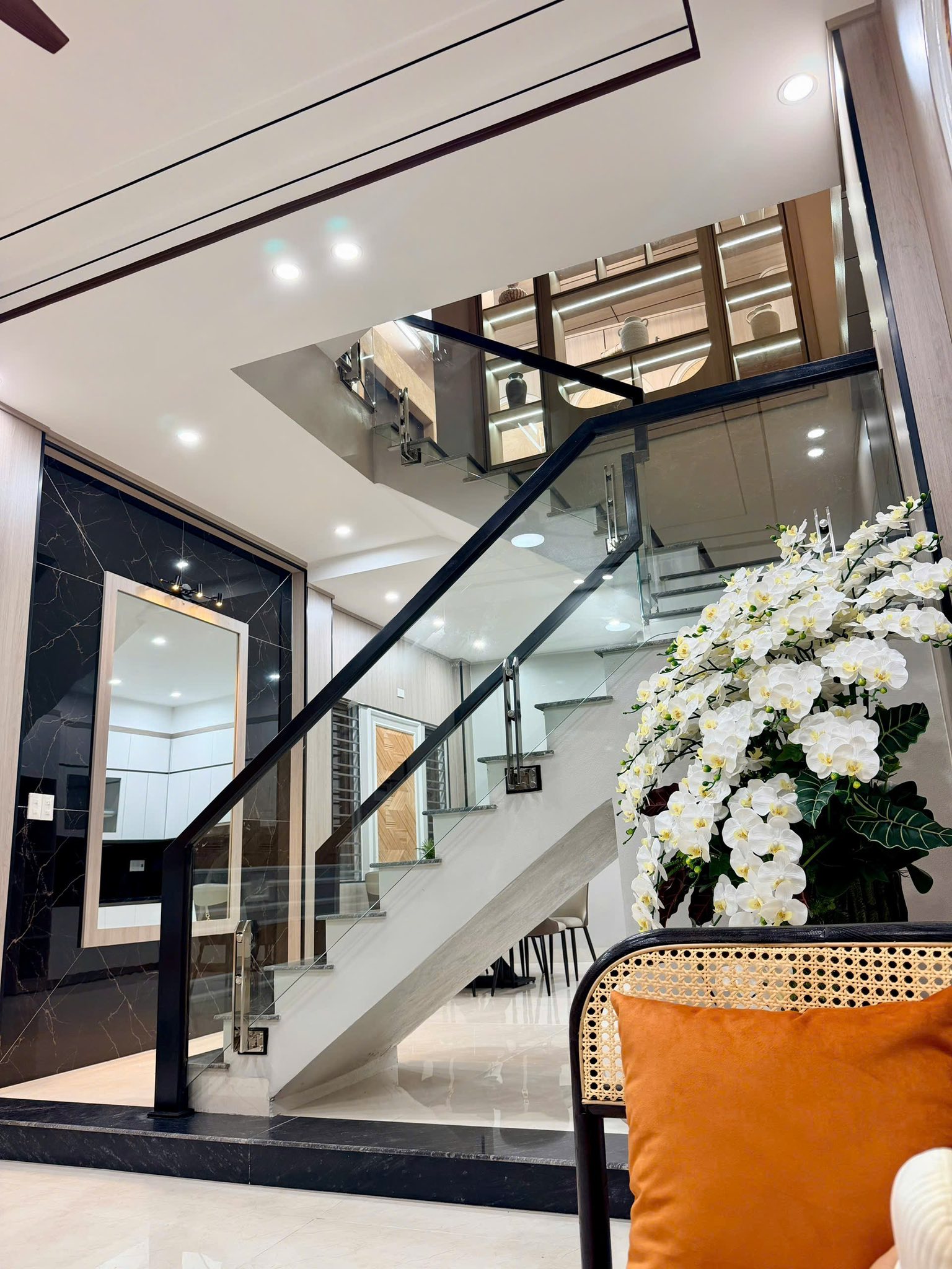 Bán căn nhà ngõ oto tránh nhau phố Bình Lộc, ph Tân Bình, TP HD, 46m2, 4 tầng, 4 ngủ, 3.98 tỷ 2