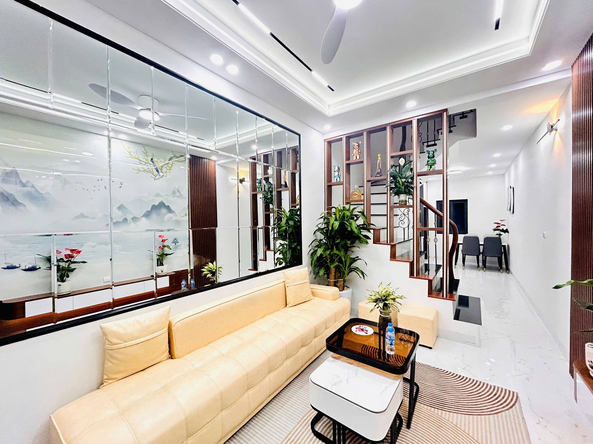 Bán nhà đẹp 33 m2 full nội thất 109 Quan Nhân