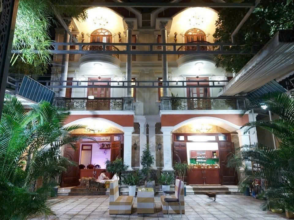 CHO THUÊ BIỆT THỰ SÂN VƯỜN 300M2 KDC HỒNG LONG 4PN GIÁ 40TR