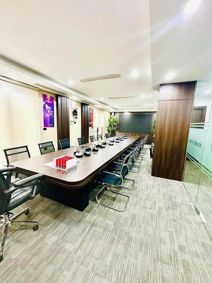 Bán tòa nhà 8 tầng mặt phố Nguyễn Thanh Bình, 205m2, mặt tiền 28m, lô góc, thang máy, kinh doanh