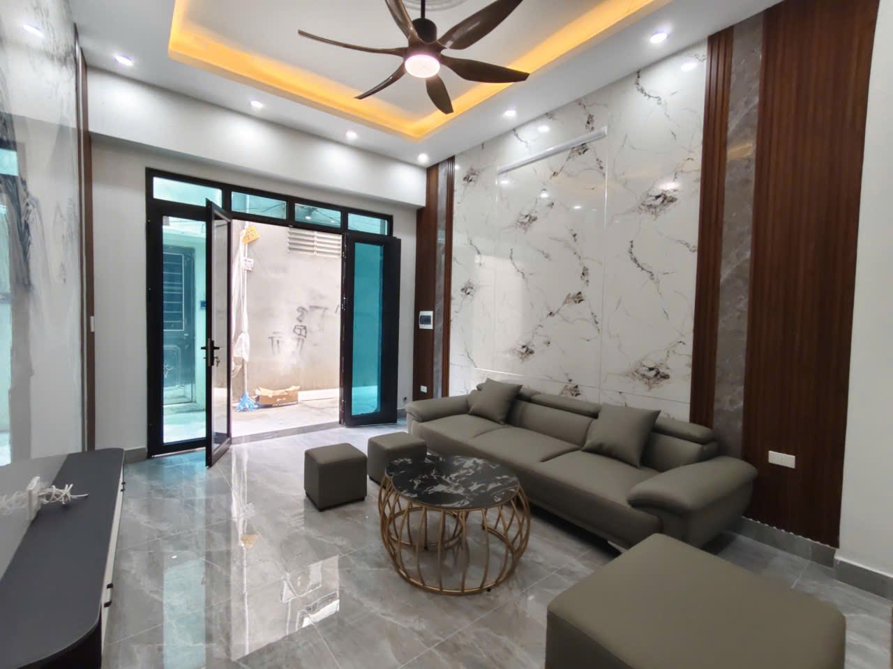 Bán căn nhà 3 tầng ngõ 166 Vũ Hựu, ph Thanh Bình, TP HD, 43.7m2, 3 ngủ, 3 vs, chỉ 2.69 tỷ 2
