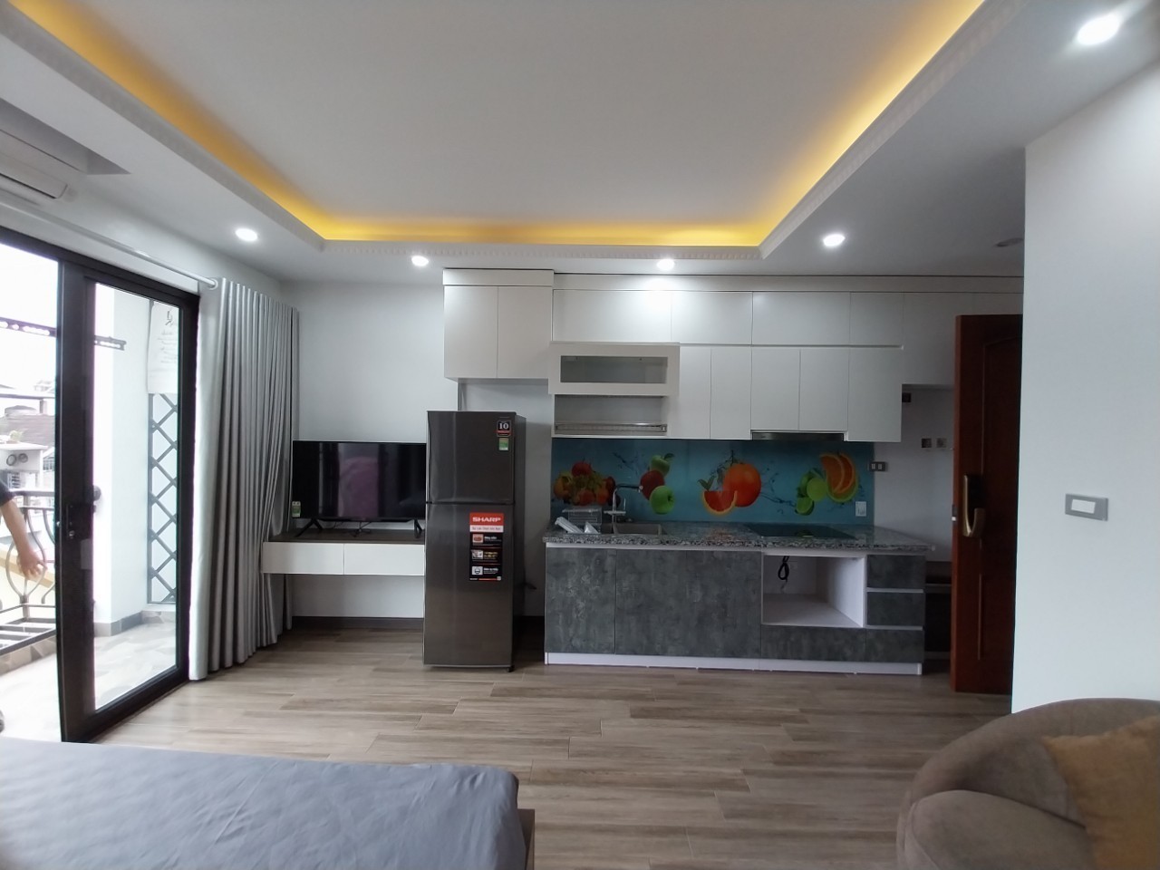 Cho thuê Căn chung cư mini tại Ngõ 193 Phố Trích Sài, Tây Hồ. Ban công rộng thoáng. Chỉ 6.5tr