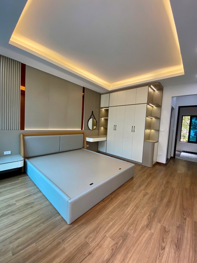 Bán nhà 30m2 xây 5 tầng thang máy mặt ngõ 296 Minh Khai
