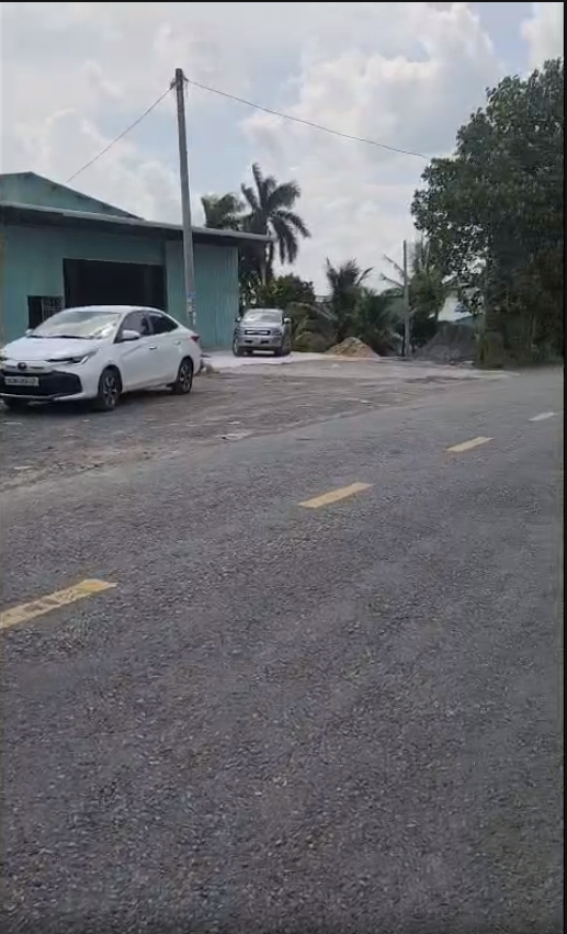 Bán kho mt ĐT 816 , xã Thạnh Lợi , Bến Lức dt 1300m2 ( dtxd 450m2 ) giá 7 tỷ