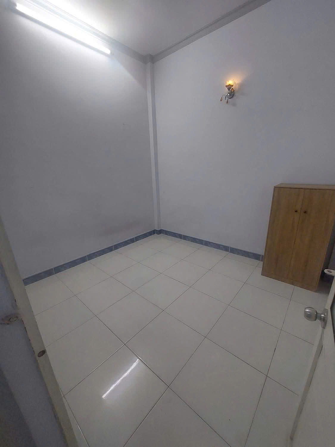 CHO THUÊ NHÀ HẺM XE TẢI ĐƯỜNG 48 TRET 1 LAU -4PN, 2WC, GIÁ 12TR 5