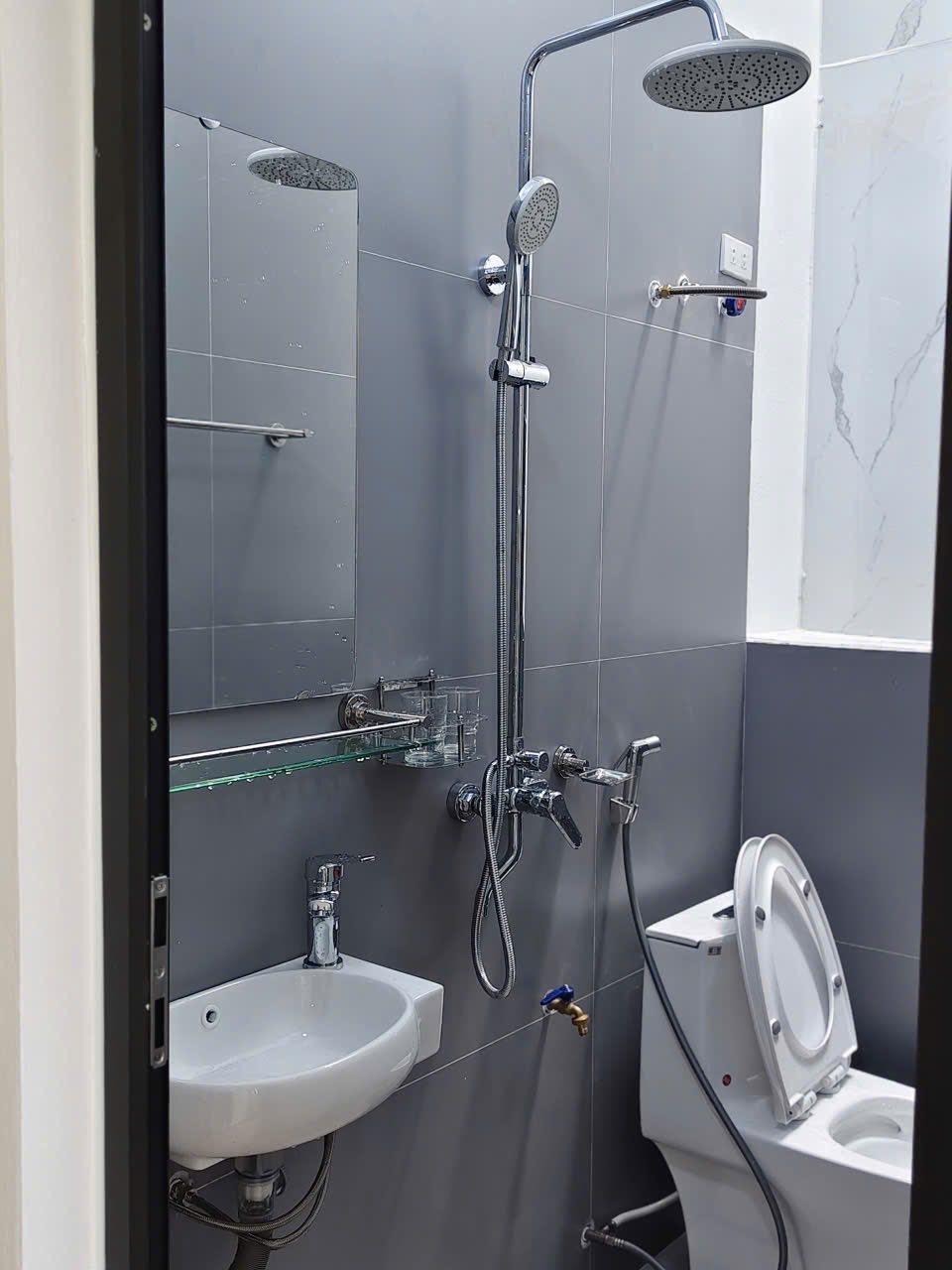 Bán căn nhà 3 tầng ngõ 166 Vũ Hựu, ph Thanh Bình, TP HD, 43.7m2, 3 ngủ, 3 vs, chỉ 2.69 tỷ 11