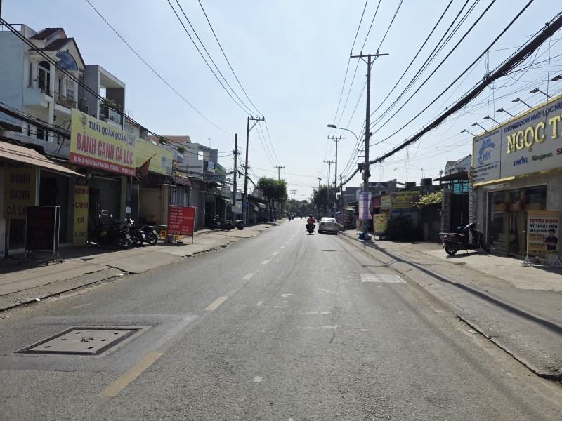 Bán nhà đường Ngô Chí Quốc, Bình Chiểu, Thủ Đức, TP HCM. DT 86m2, 3 tầng. Giá 6,05 tỷ, SHR - 5