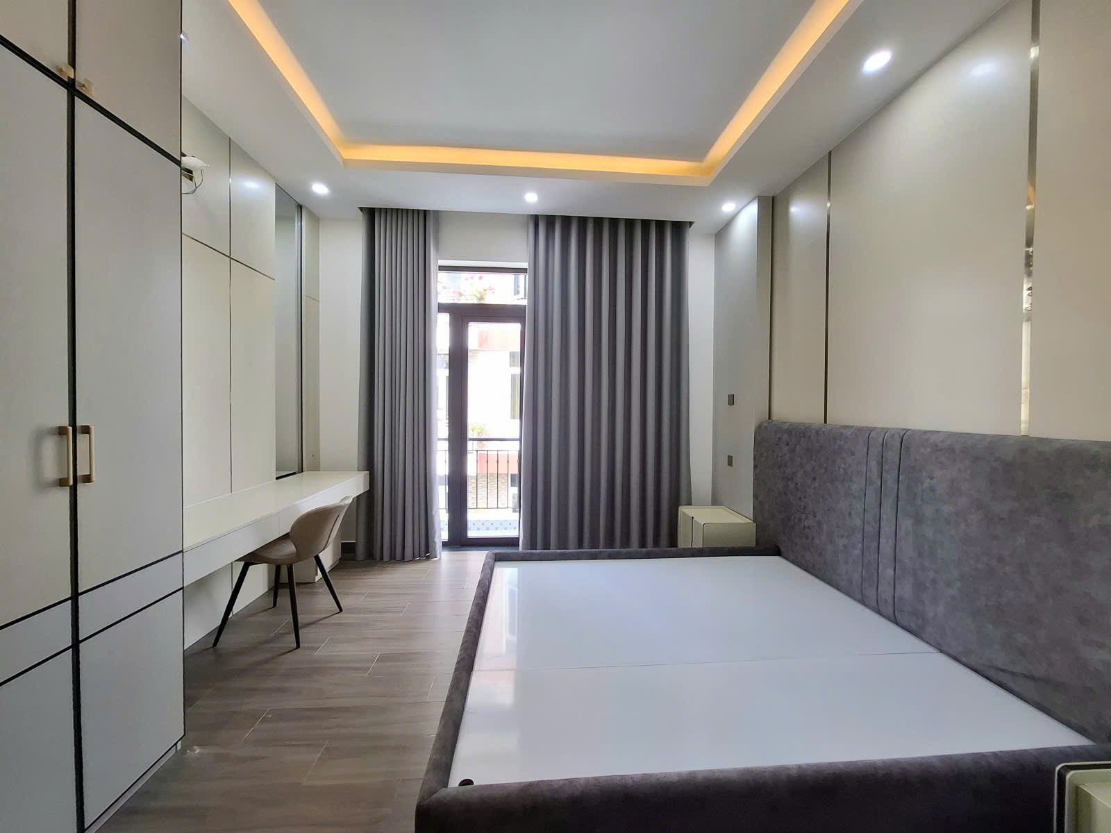 MẶT TIỀN HẺM XE TẢI HUỲNH THIỆN LỘC 52M2 5 TẦNG THANG MÁY CHỈ 10.6 TỶ 10