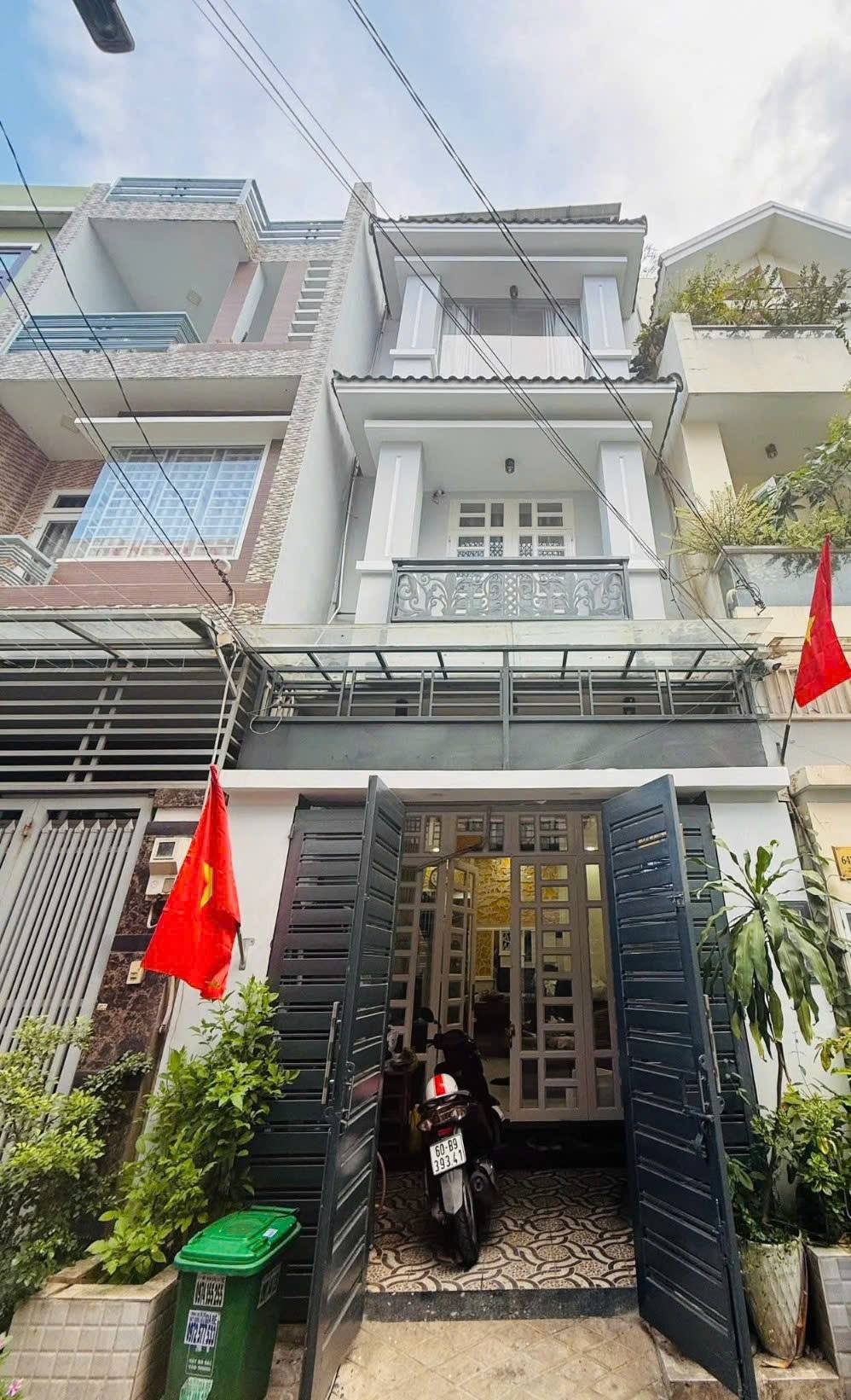 CHO THUÊ NHÀ QL13 – LIỀN KỀ VẠN PHÚC CITY, 3TANG 3PN, GIÁ 13TR